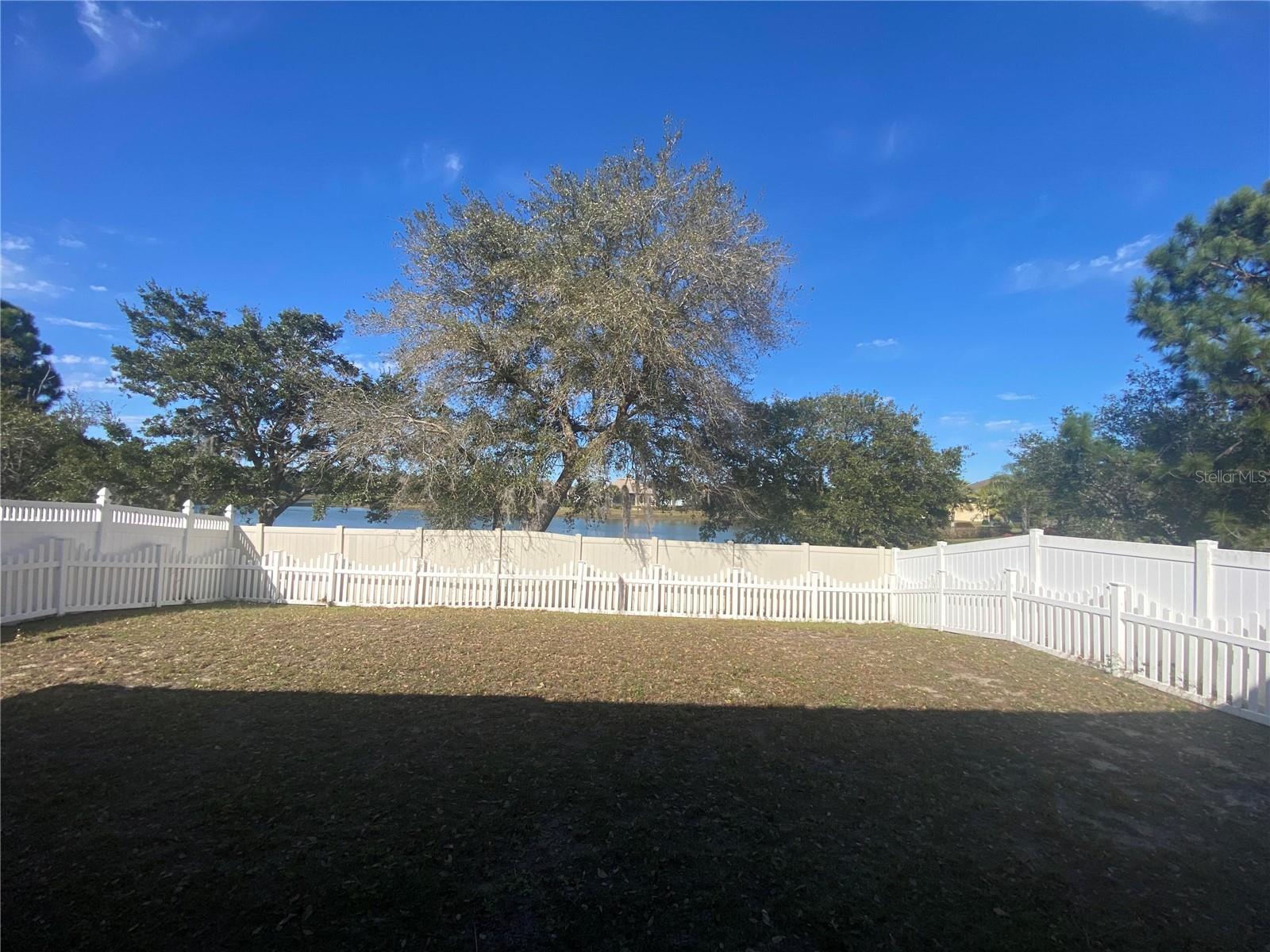 1681 Strathmore Cir Property Photo 19