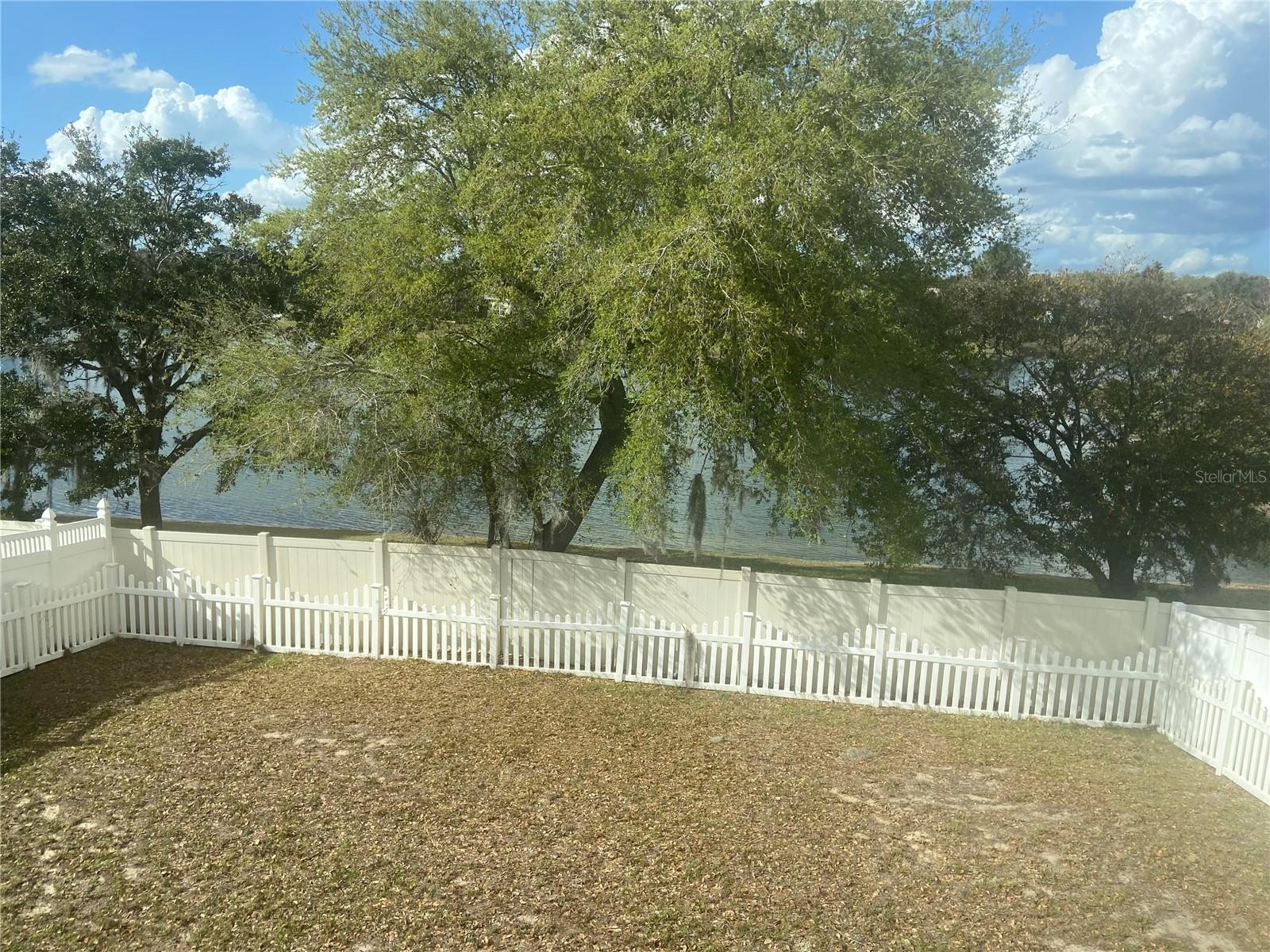 1681 Strathmore Cir Property Photo 22