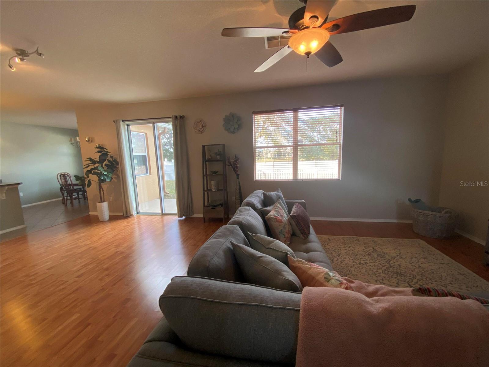 1681 Strathmore Cir Property Photo 23