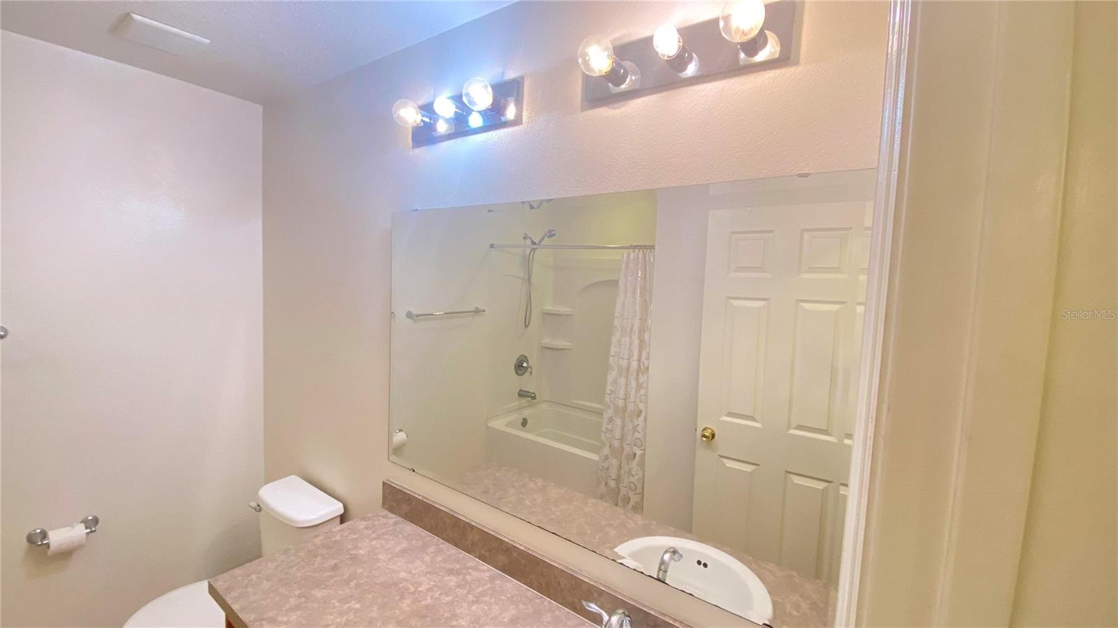 1681 Strathmore Cir Property Photo 25