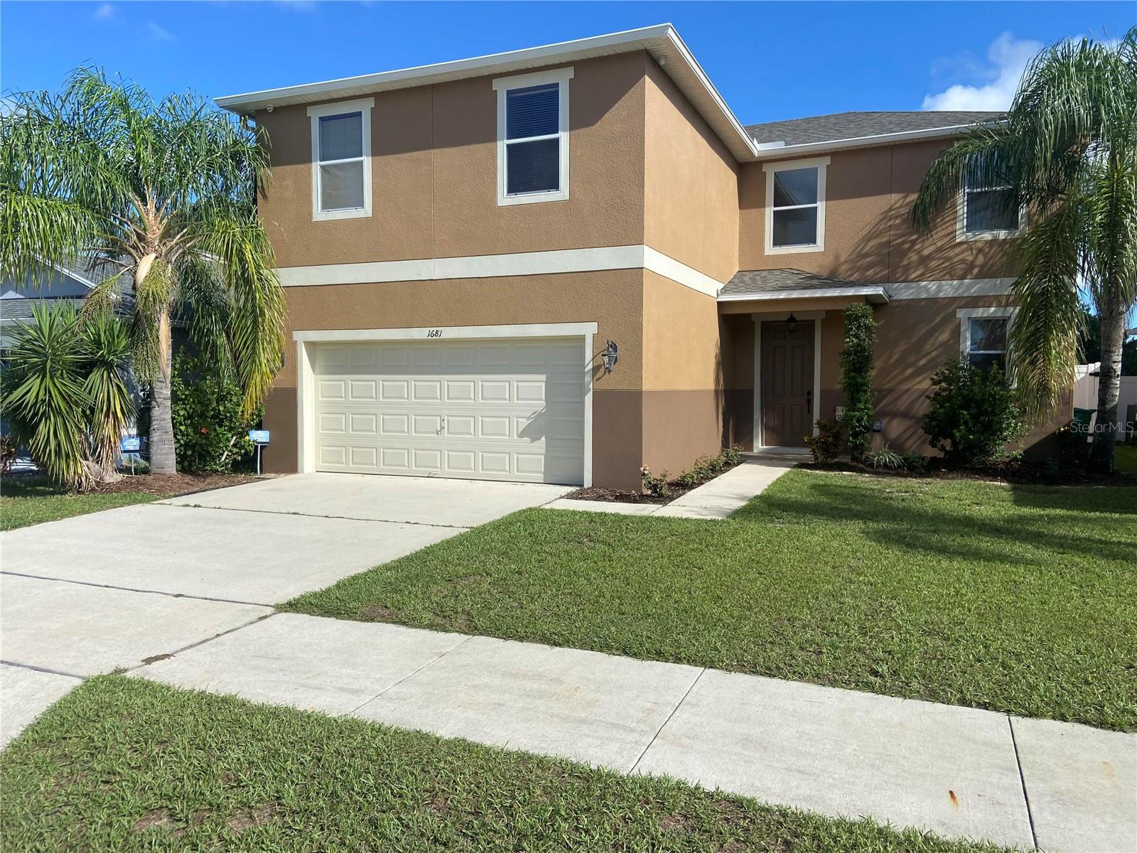1681 Strathmore Cir Property Photo 27