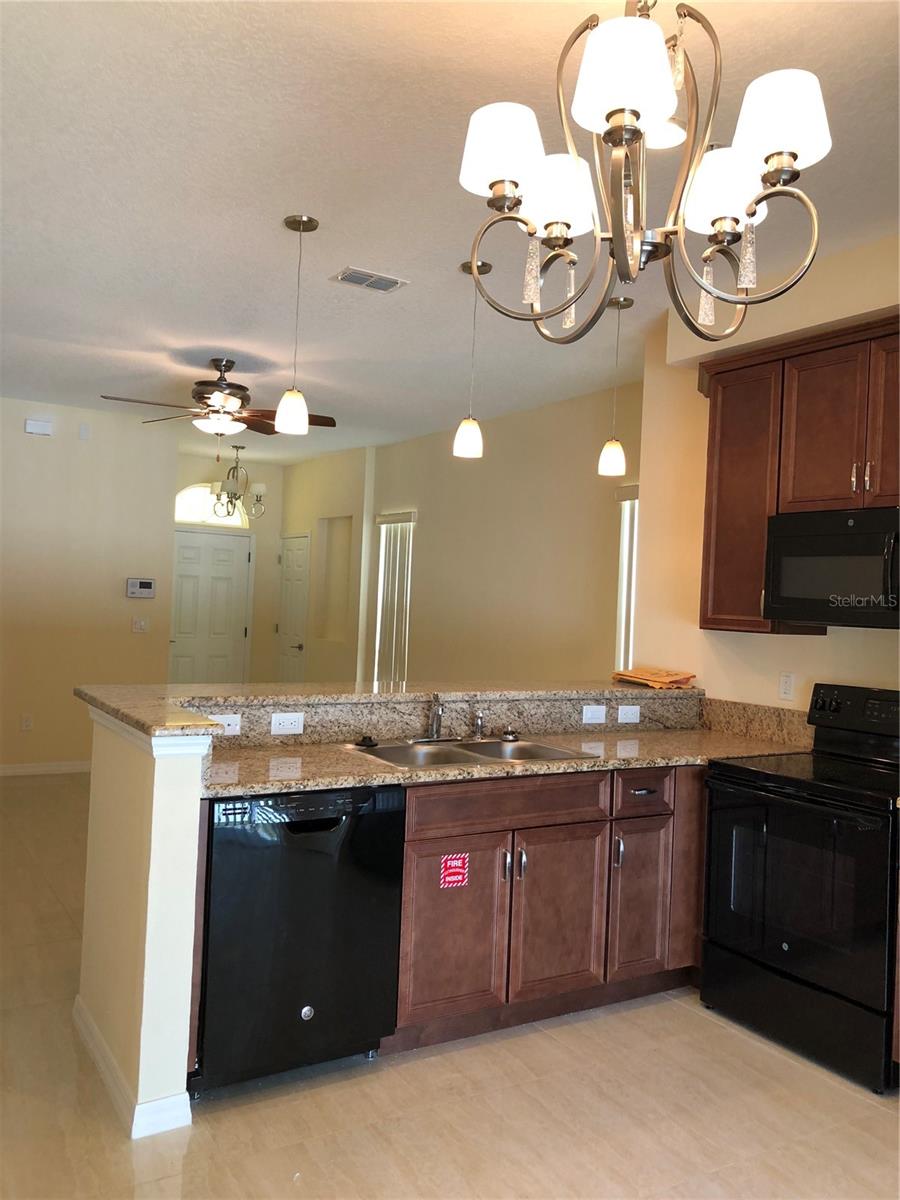 2043 Royal Vista Ct Property Photo 6