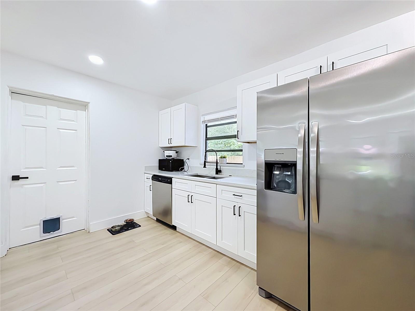3627 Arch St Property Photo 10