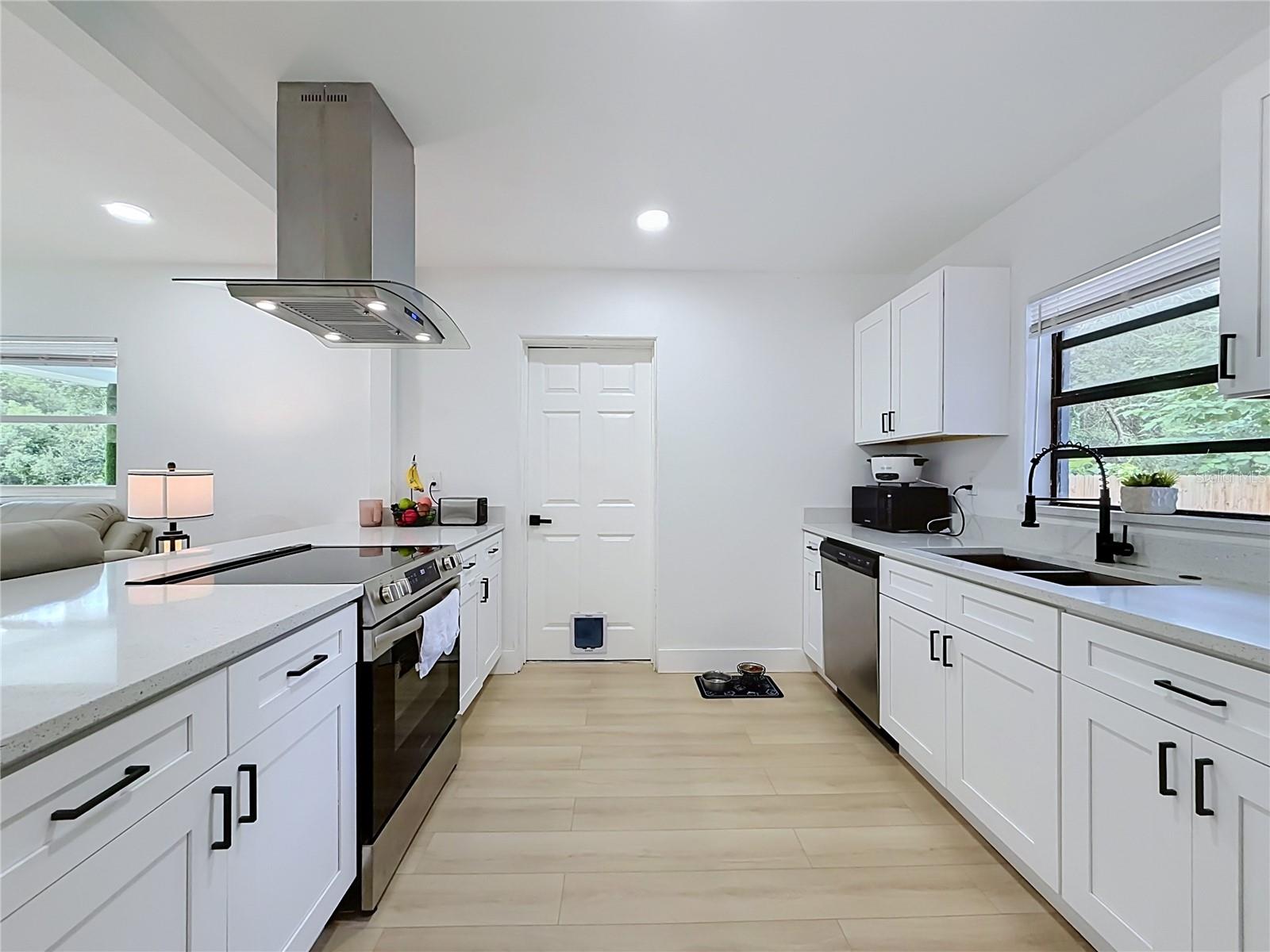 3627 Arch St Property Photo 15