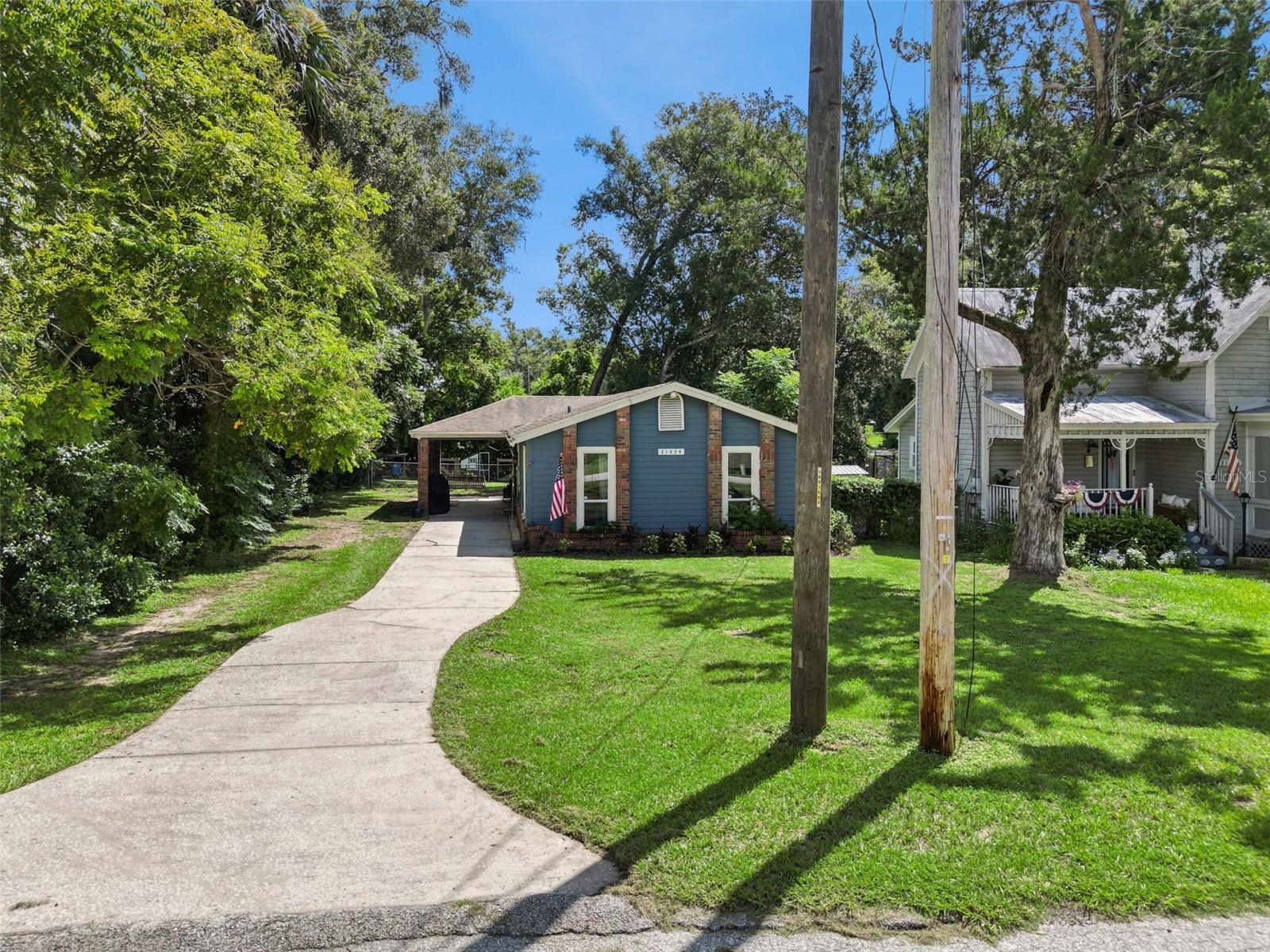 31434 Summit St Property Photo 2