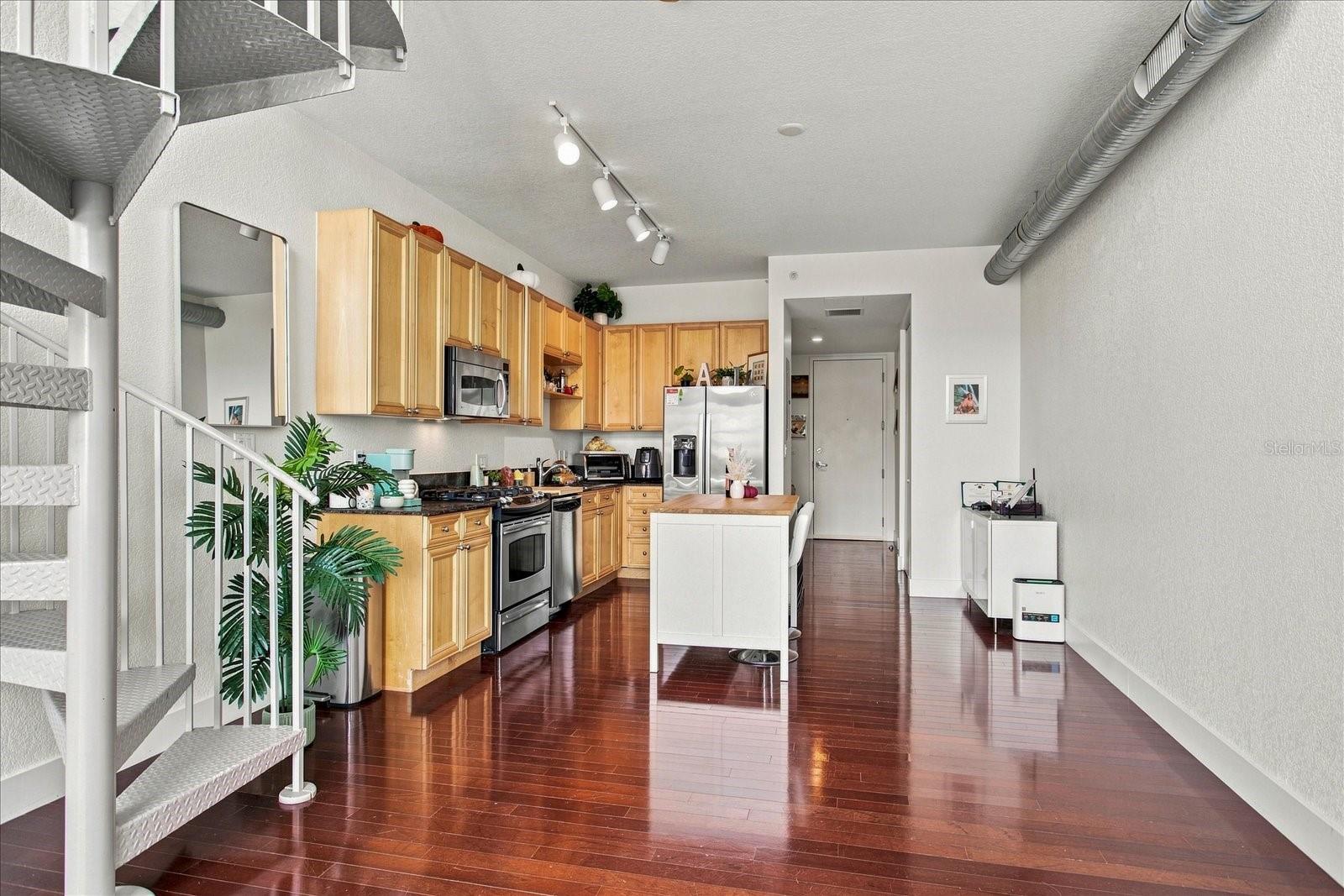 150 E Robinson St #1421 Property Photo 4