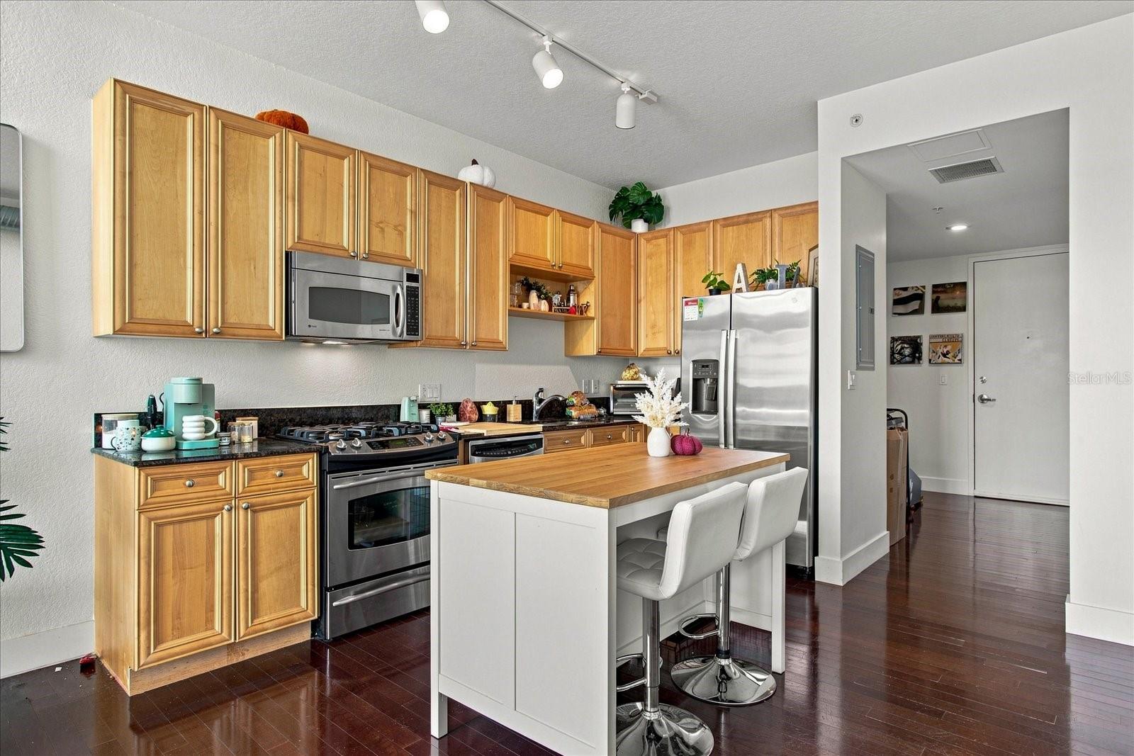 150 E Robinson St #1421 Property Photo 6