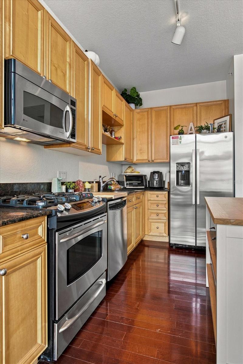 150 E Robinson St #1421 Property Photo 7