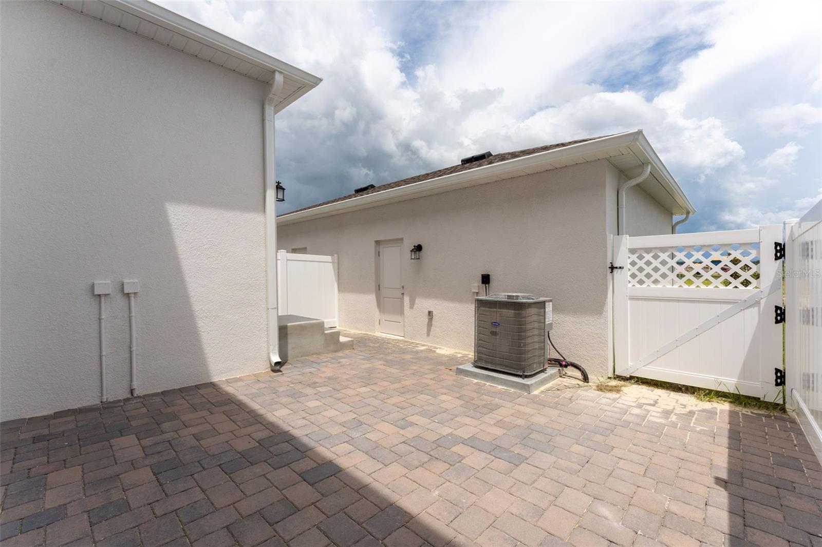 2301 White Buffalo St Property Photo 21