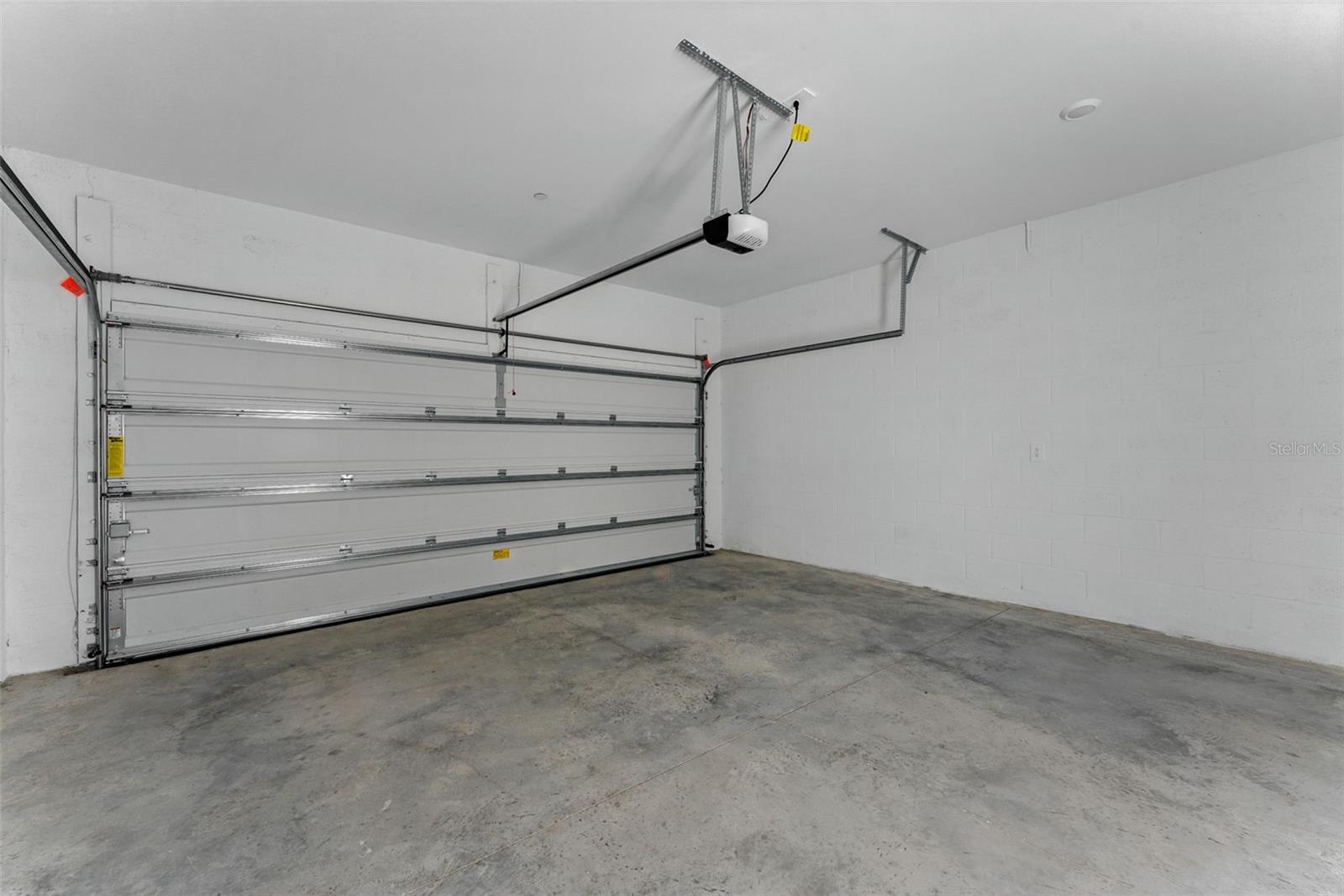 2301 White Buffalo St Property Photo 24