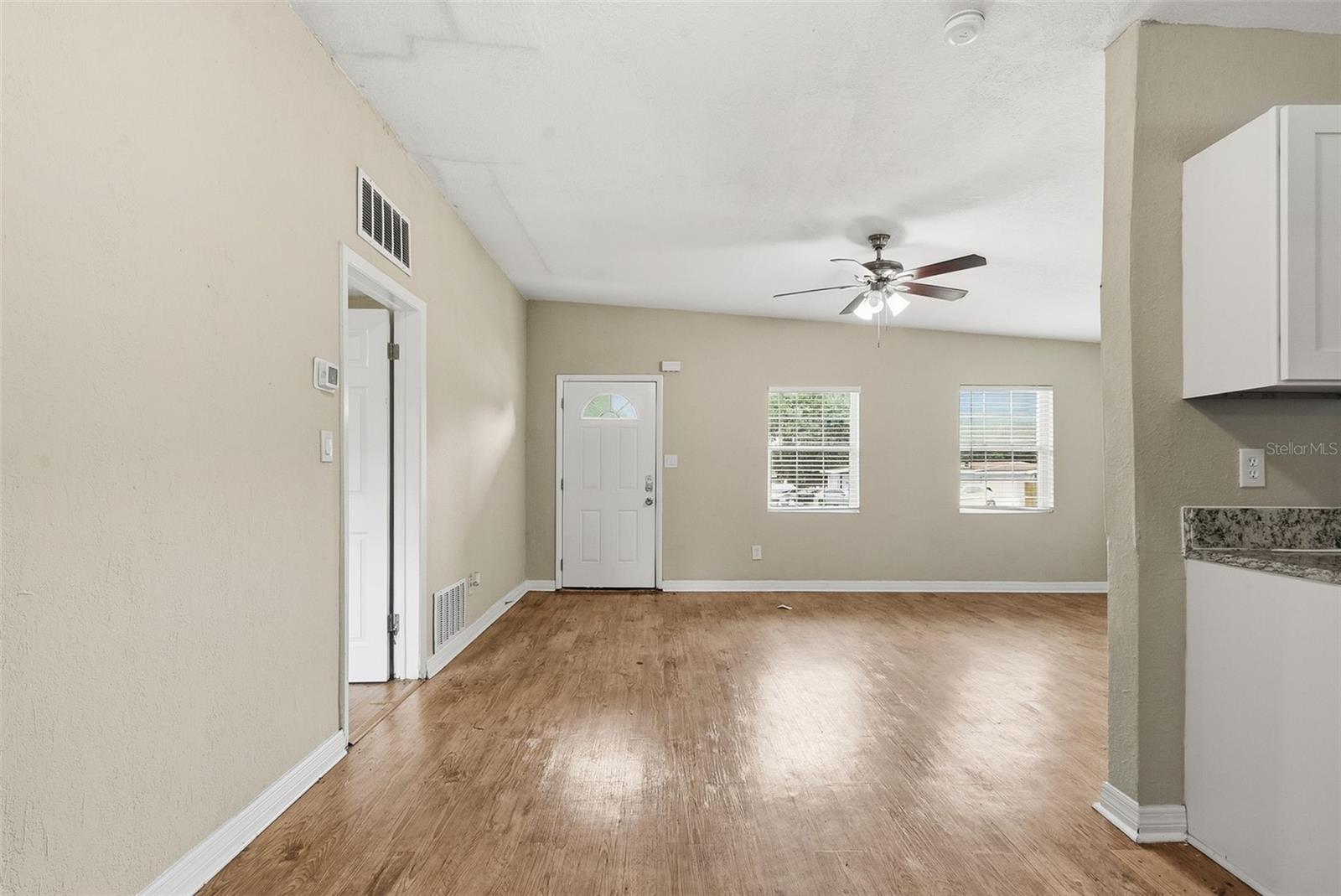 6138 Oakcrest Cir Property Photo 8