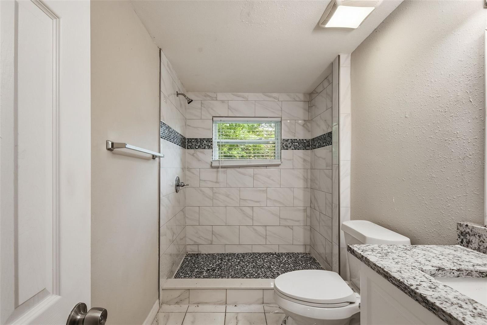 6138 Oakcrest Cir Property Photo 28