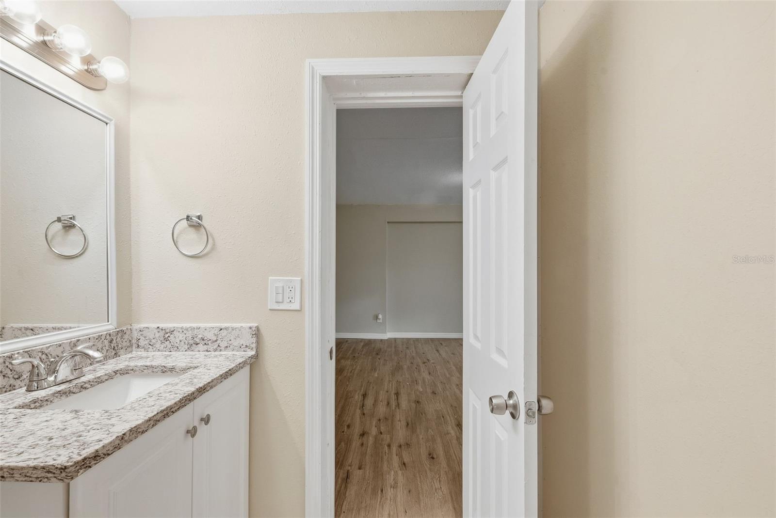 6138 Oakcrest Cir Property Photo 29