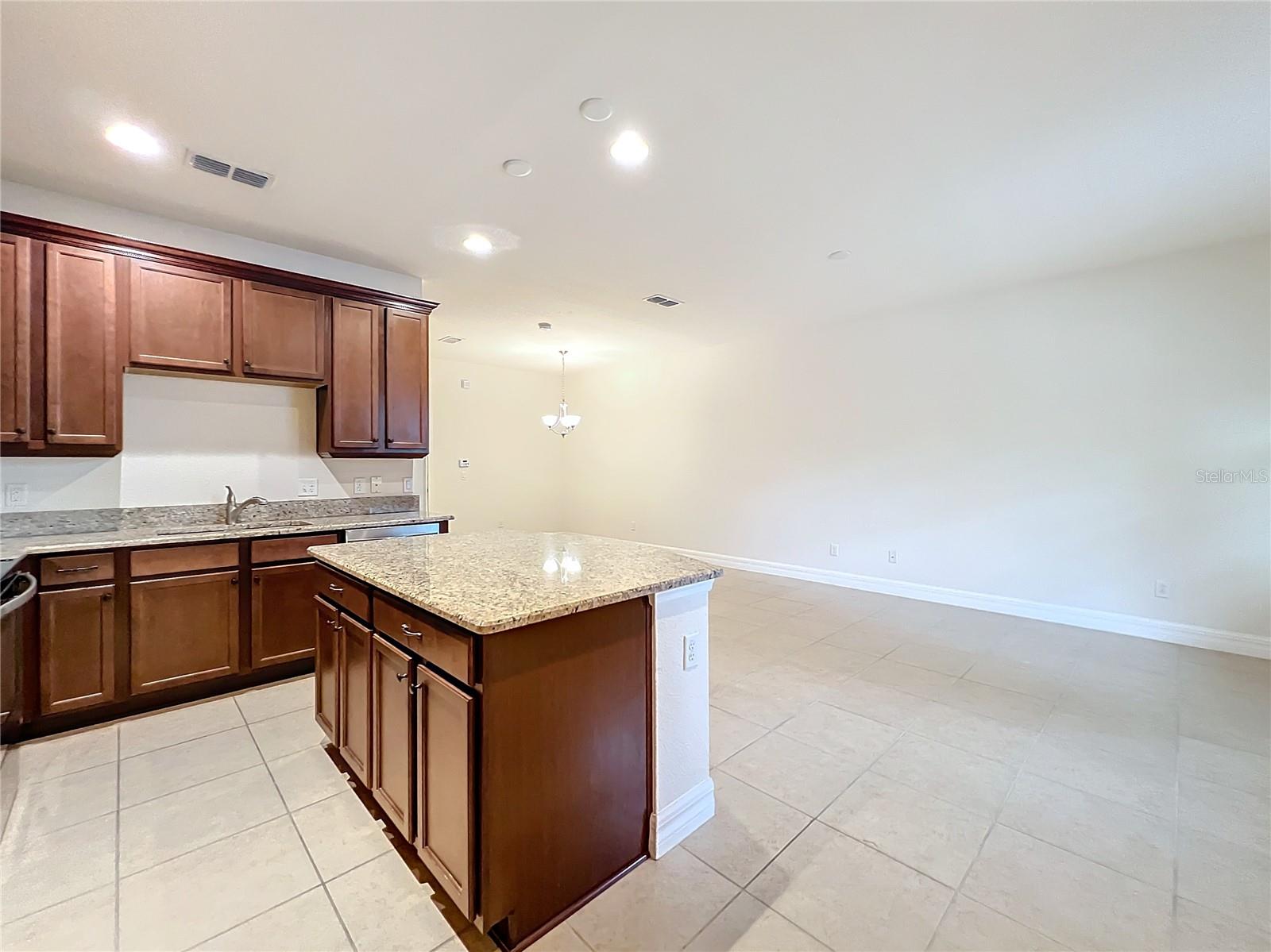 10059 Eagle Creek Center Blvd Property Photo 12
