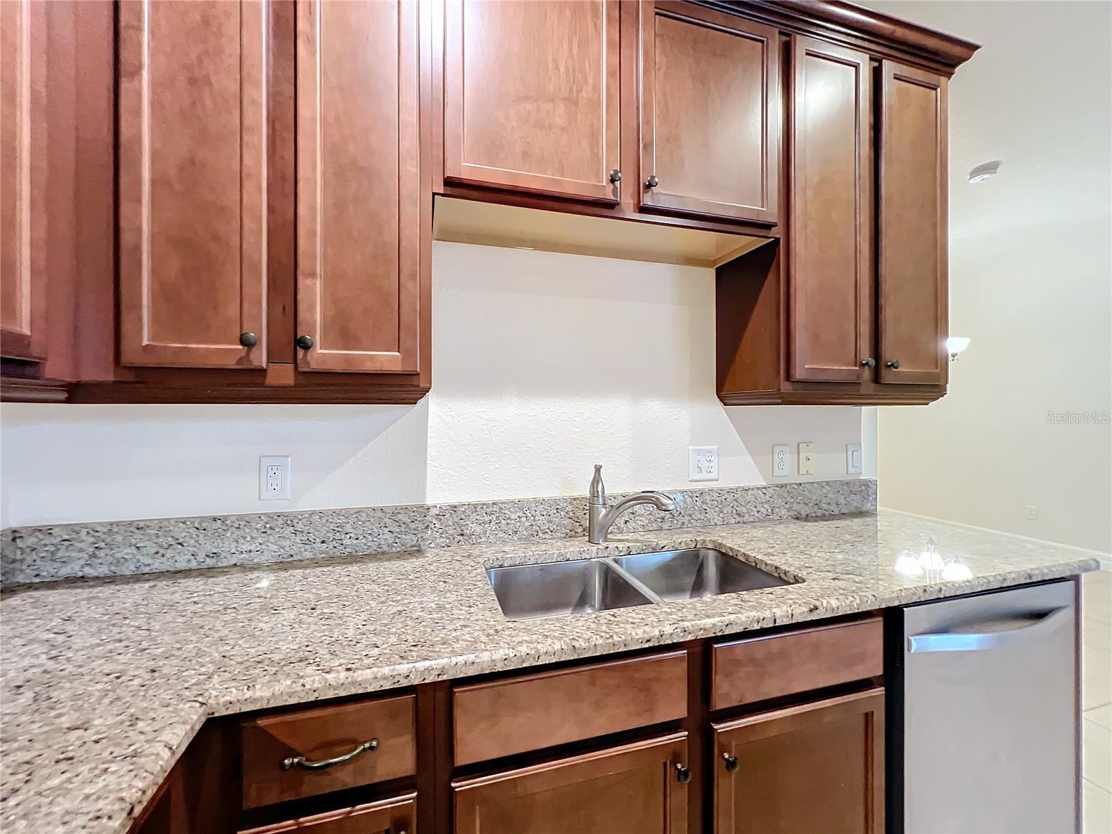 10059 Eagle Creek Center Blvd Property Photo 17