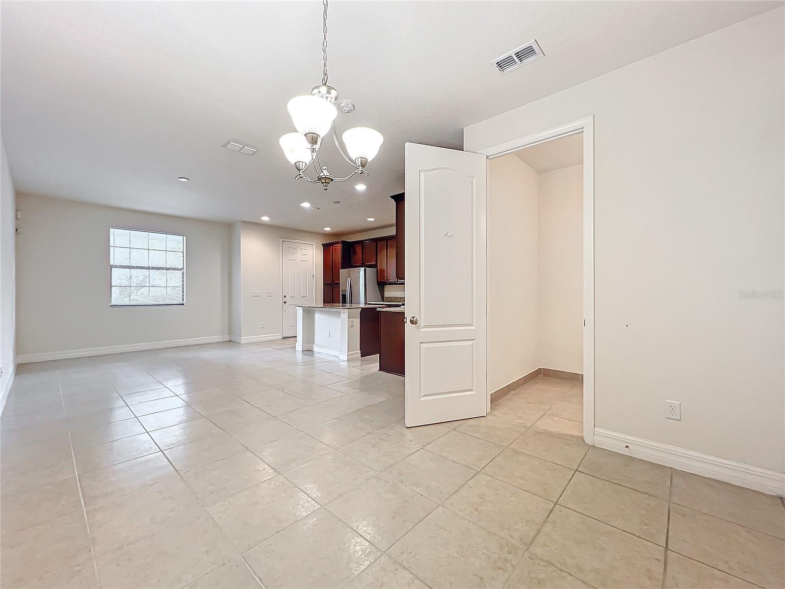 10059 Eagle Creek Center Blvd Property Photo 28