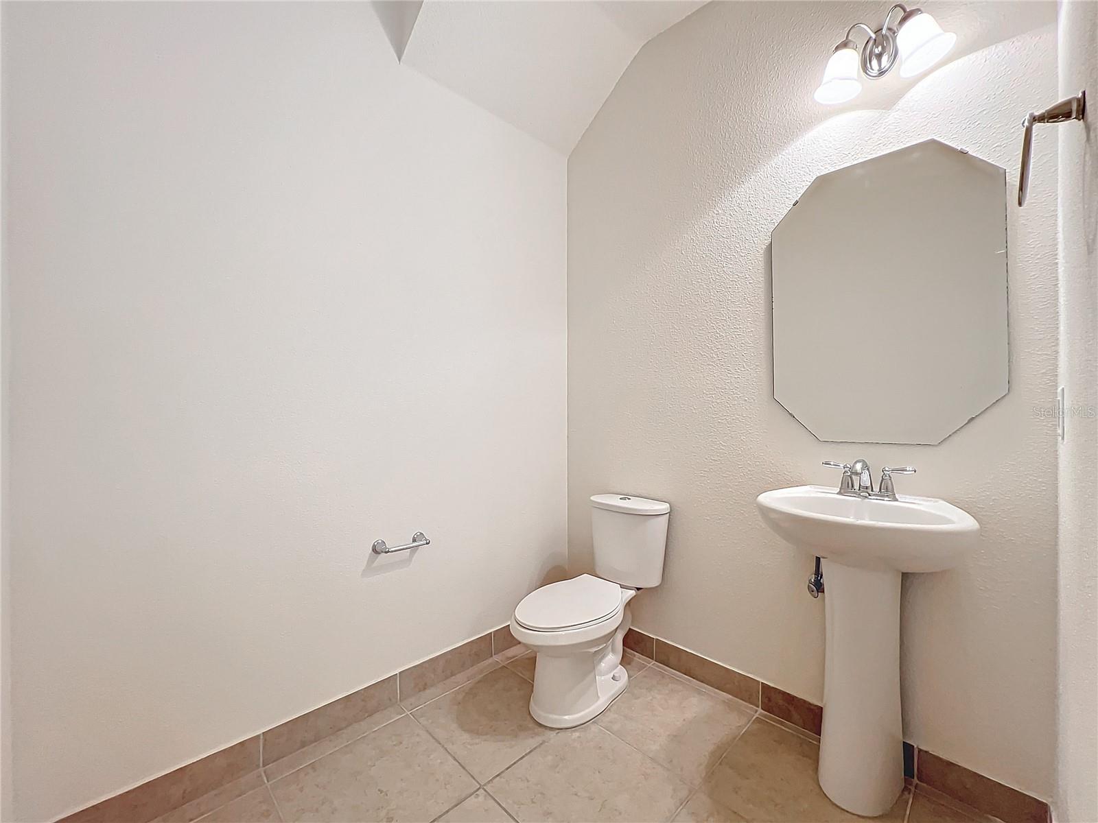 10059 Eagle Creek Center Blvd Property Photo 32