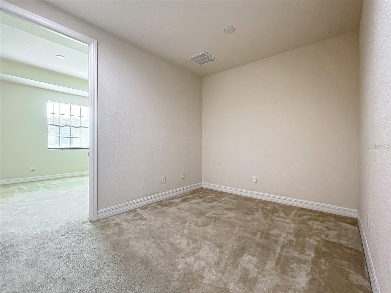 10059 Eagle Creek Center Blvd Property Photo 35