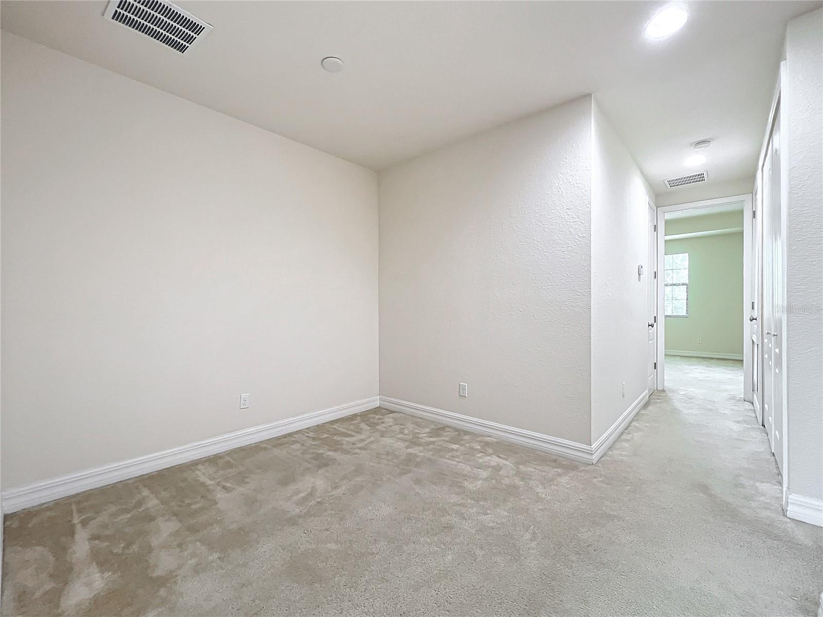 10059 Eagle Creek Center Blvd Property Photo 36
