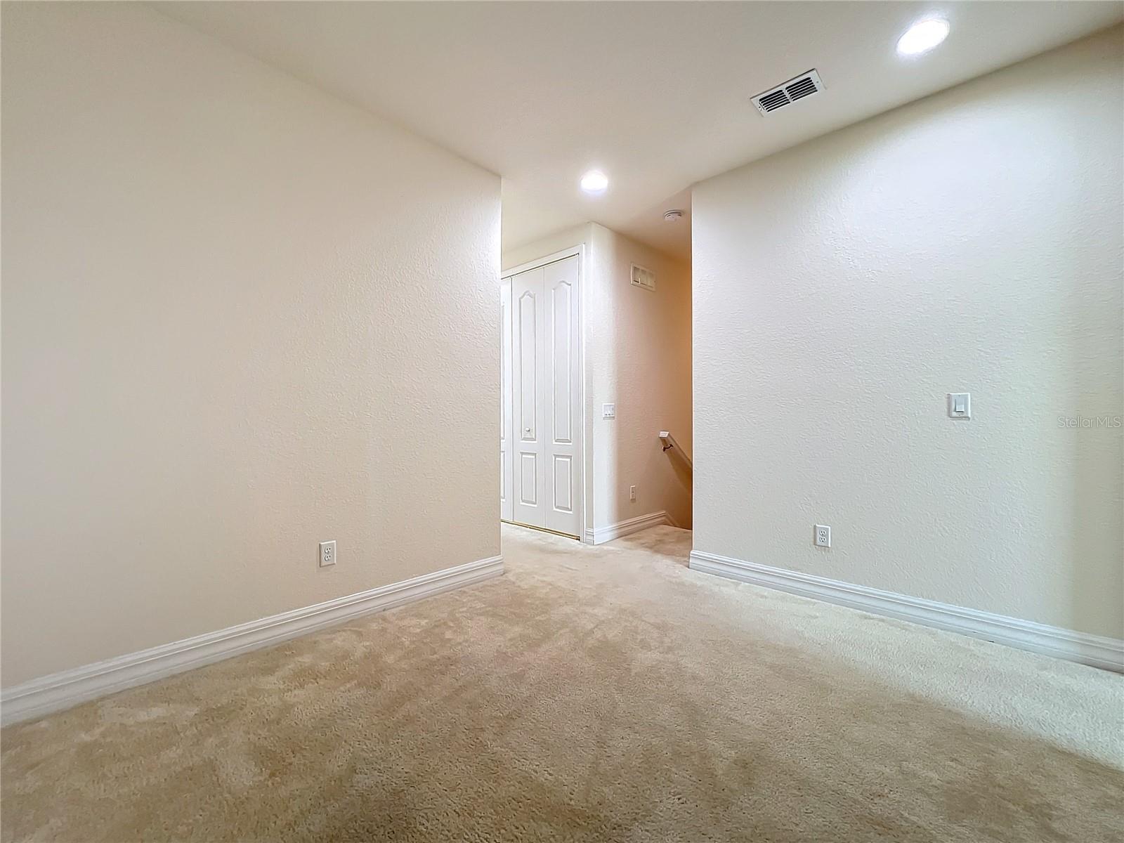 10059 Eagle Creek Center Blvd Property Photo 37