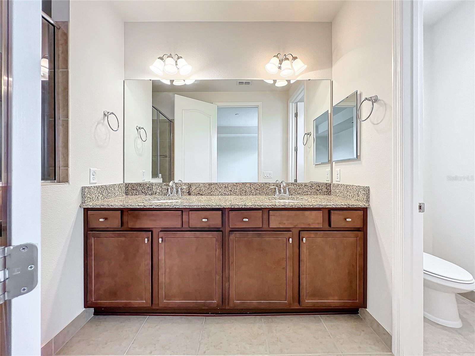 10059 Eagle Creek Center Blvd Property Photo 42