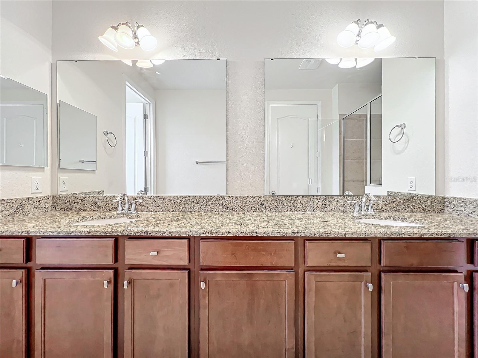 10059 Eagle Creek Center Blvd Property Photo 54