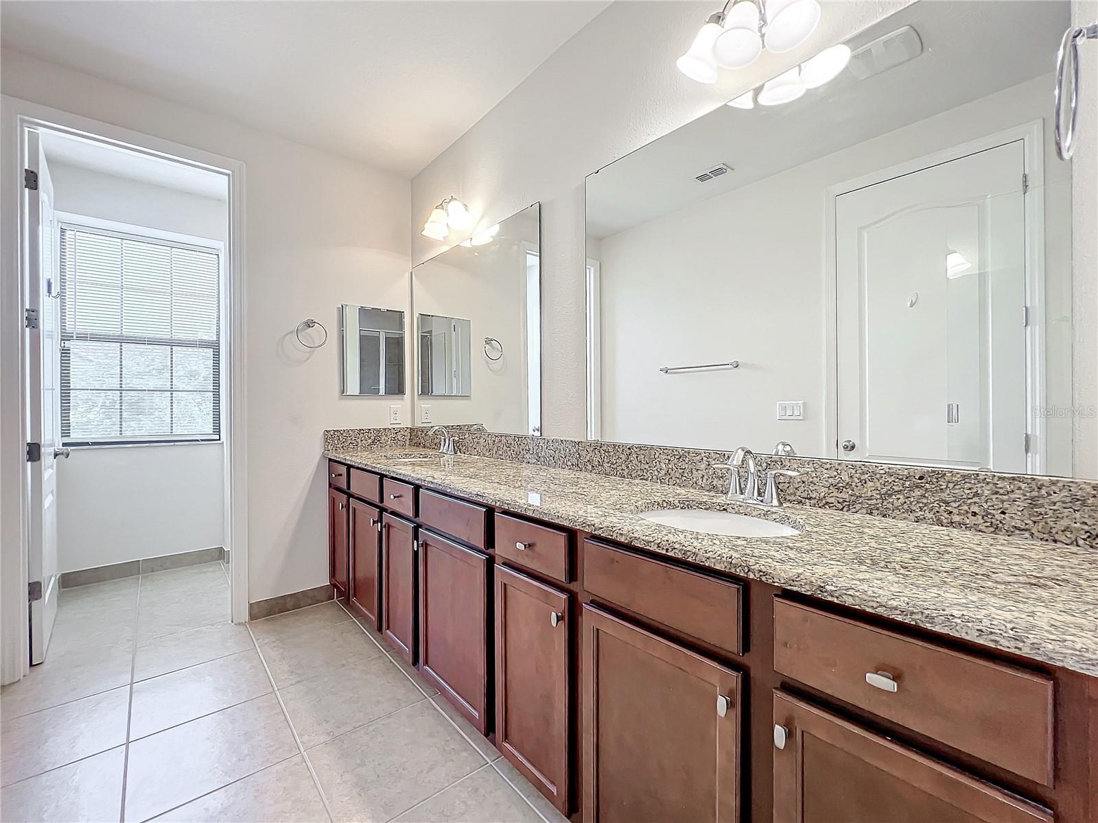 10059 Eagle Creek Center Blvd Property Photo 57