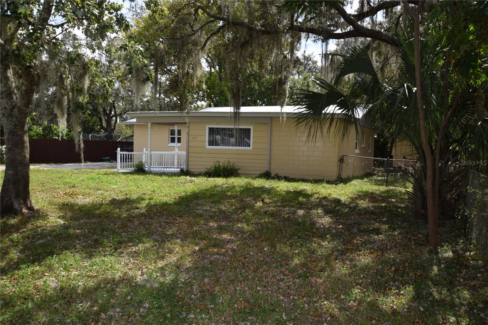 202 James Ct Property Photo 1