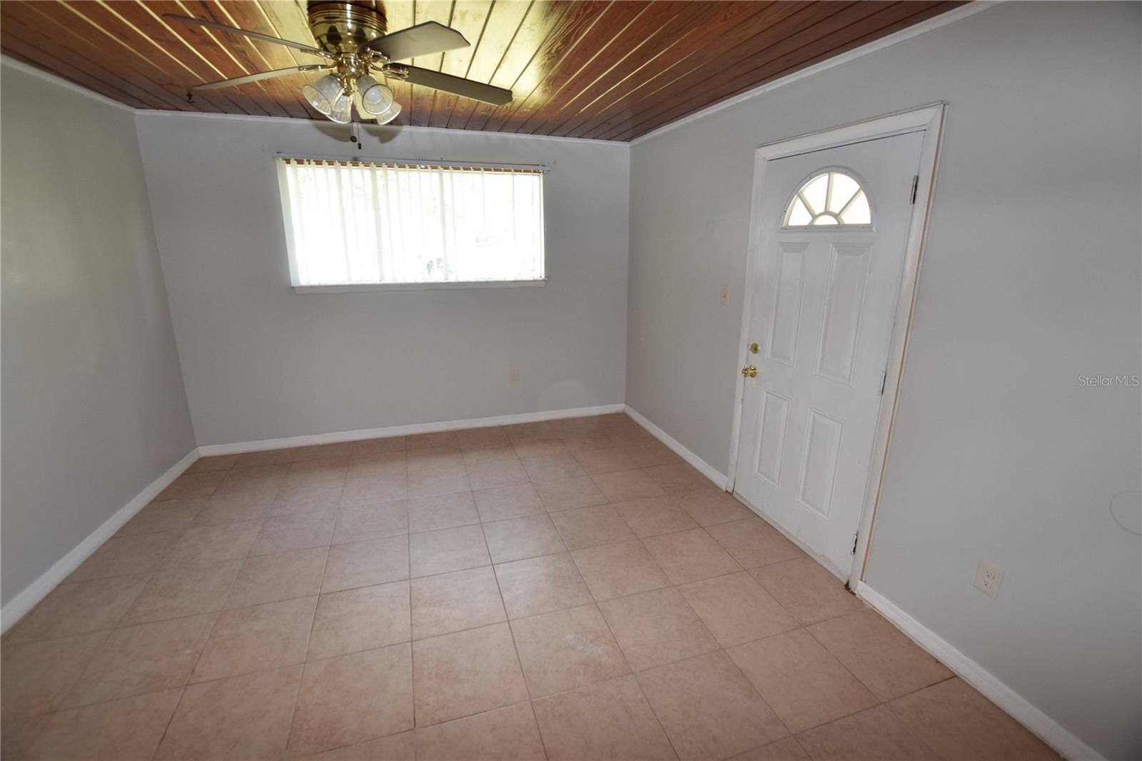 202 James Ct Property Photo 6