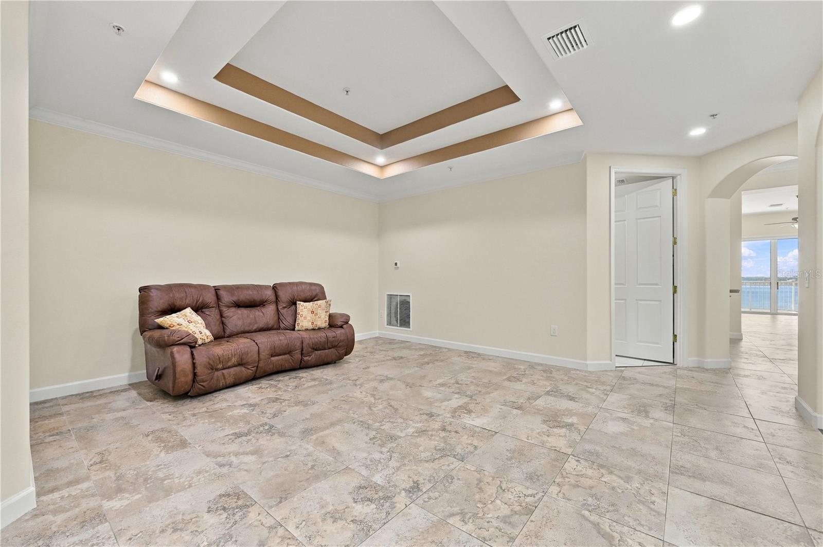 8749 The Esplanade #16 Property Photo 9