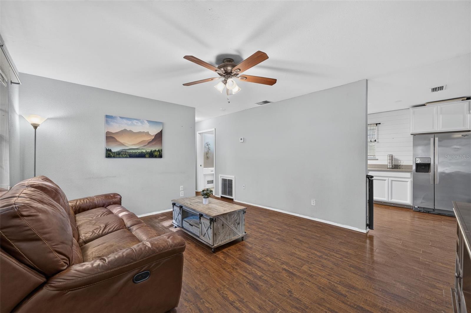 650 S Carpenter Ave Property Photo 2