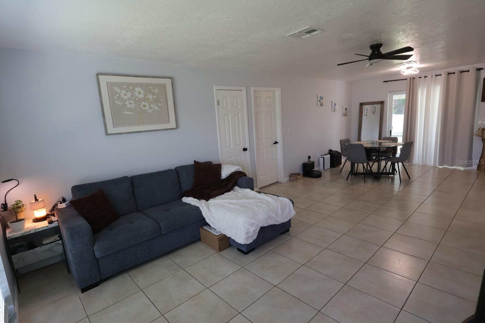 256 La Paz Dr Property Photo 3