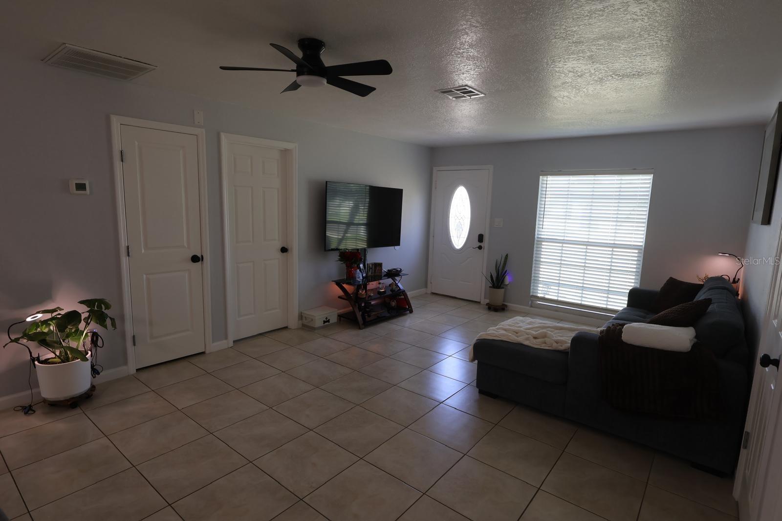 256 La Paz Dr Property Photo 4