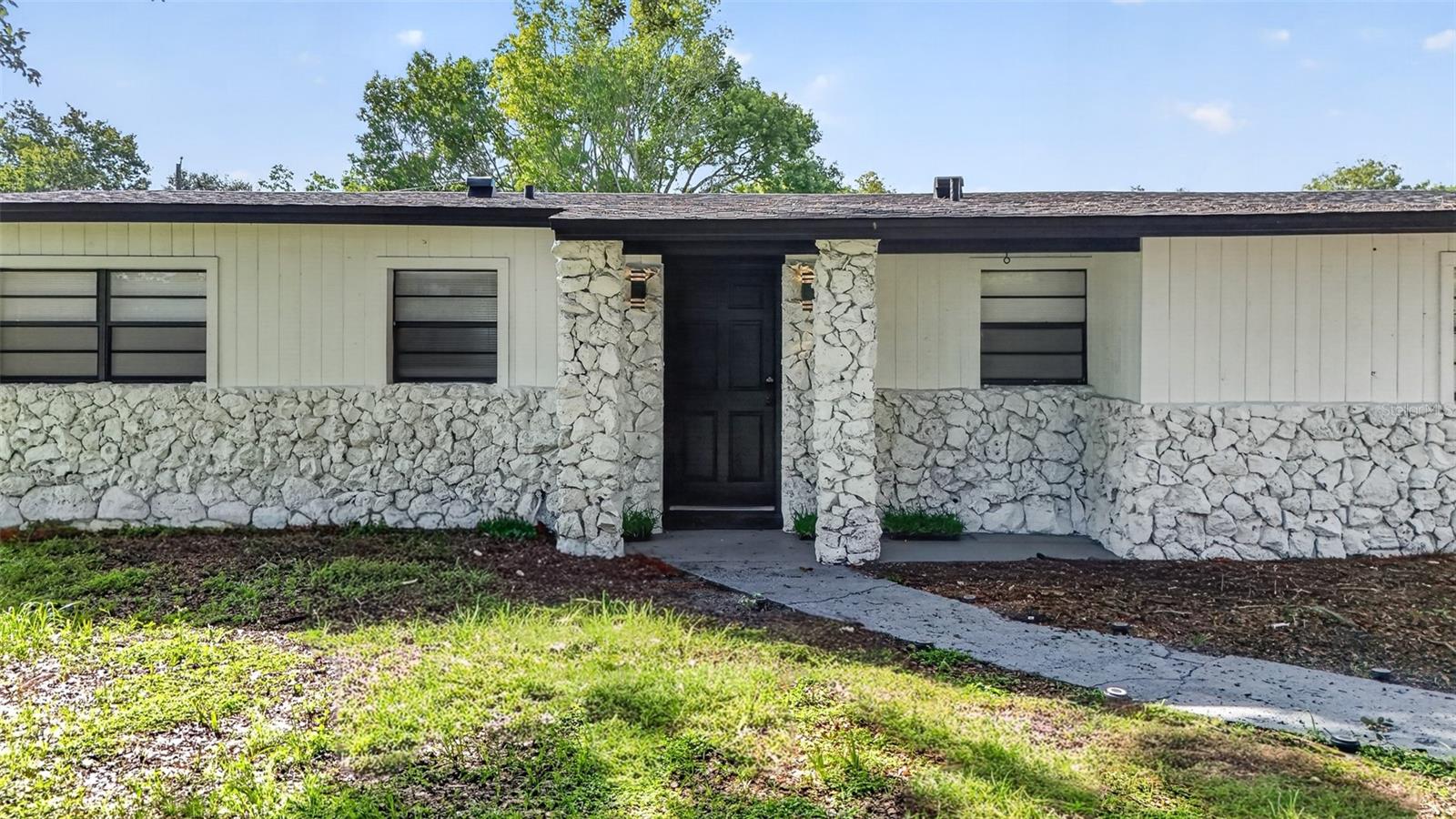 10810 Genevieve St Property Photo 2