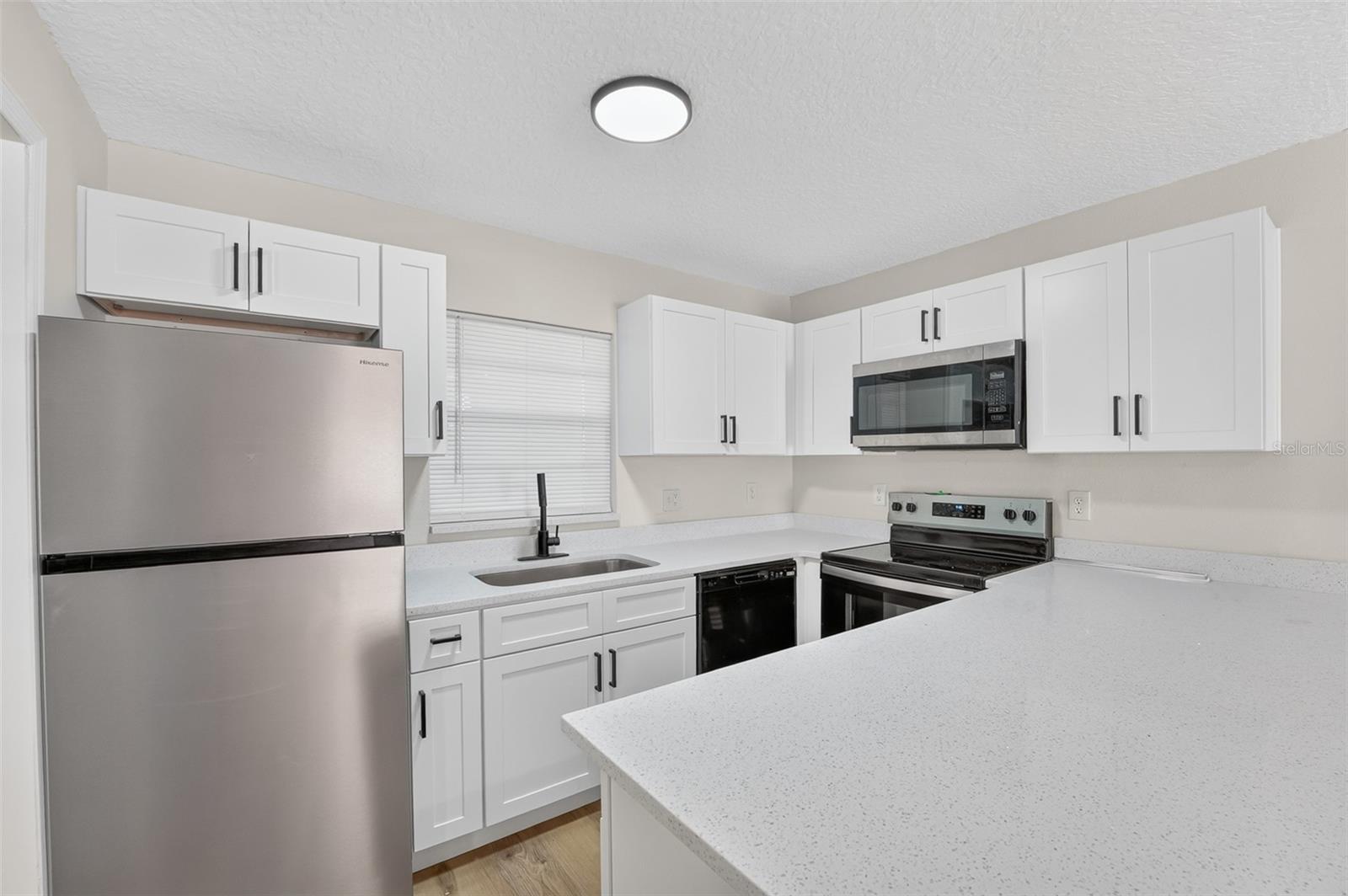 10810 Genevieve St Property Photo 5