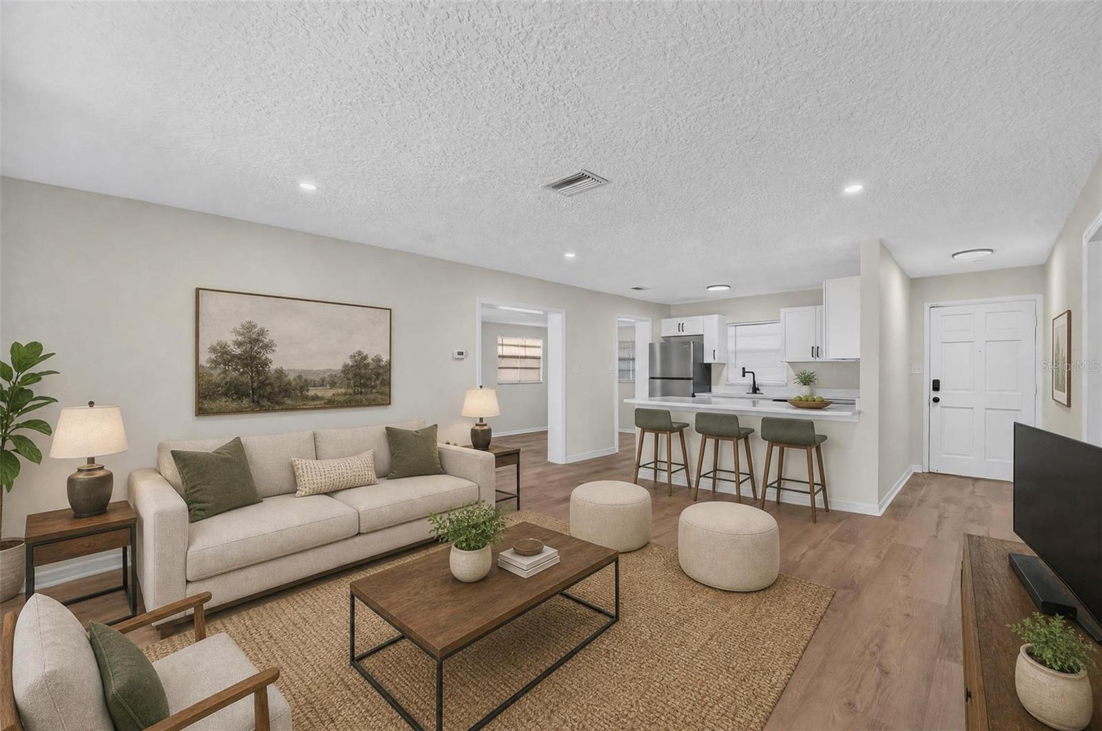 10810 Genevieve St Property Photo 6