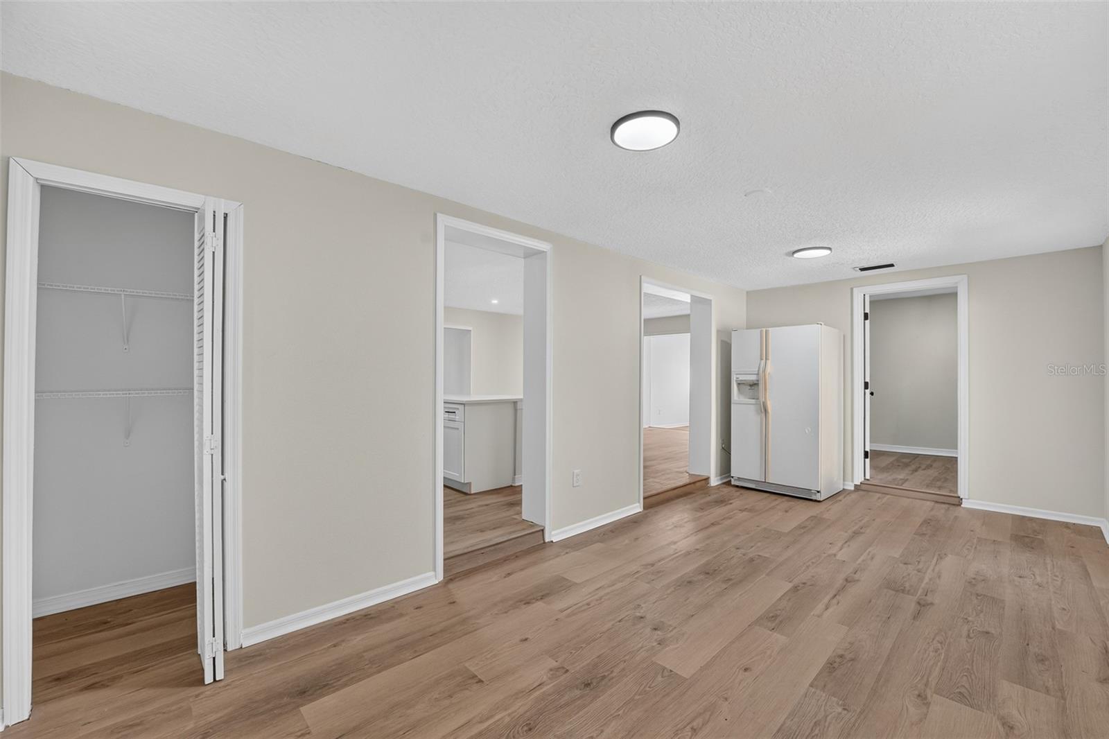 10810 Genevieve St Property Photo 10