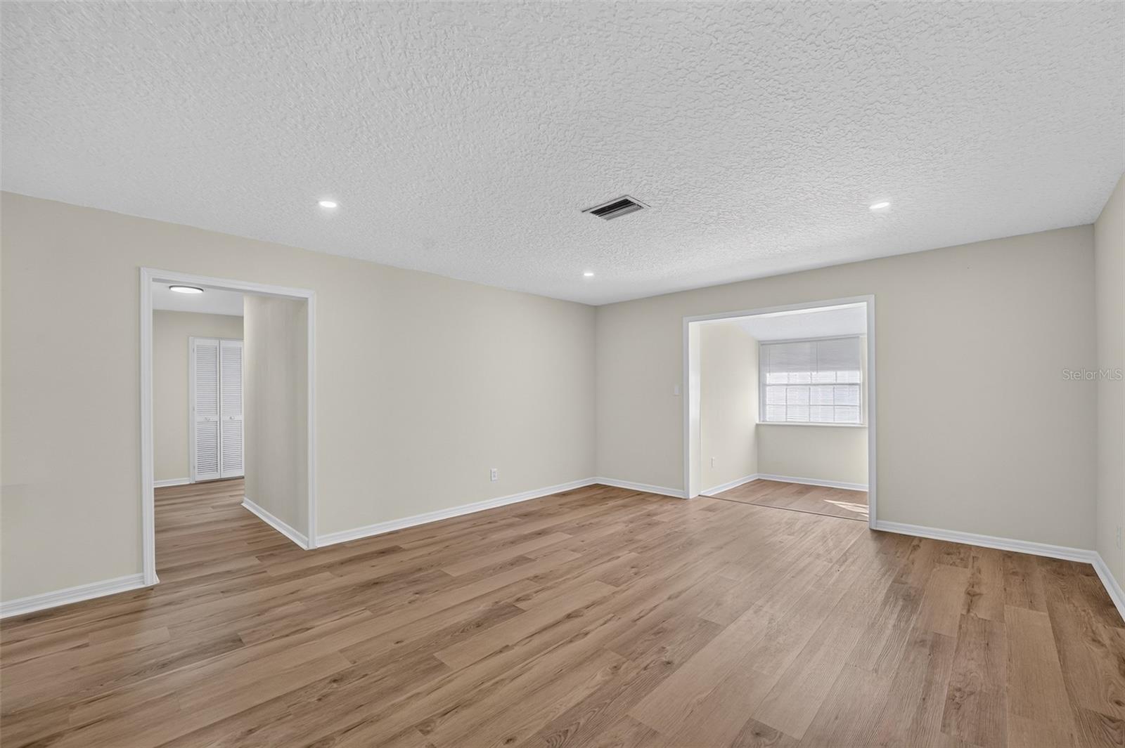 10810 Genevieve St Property Photo 12