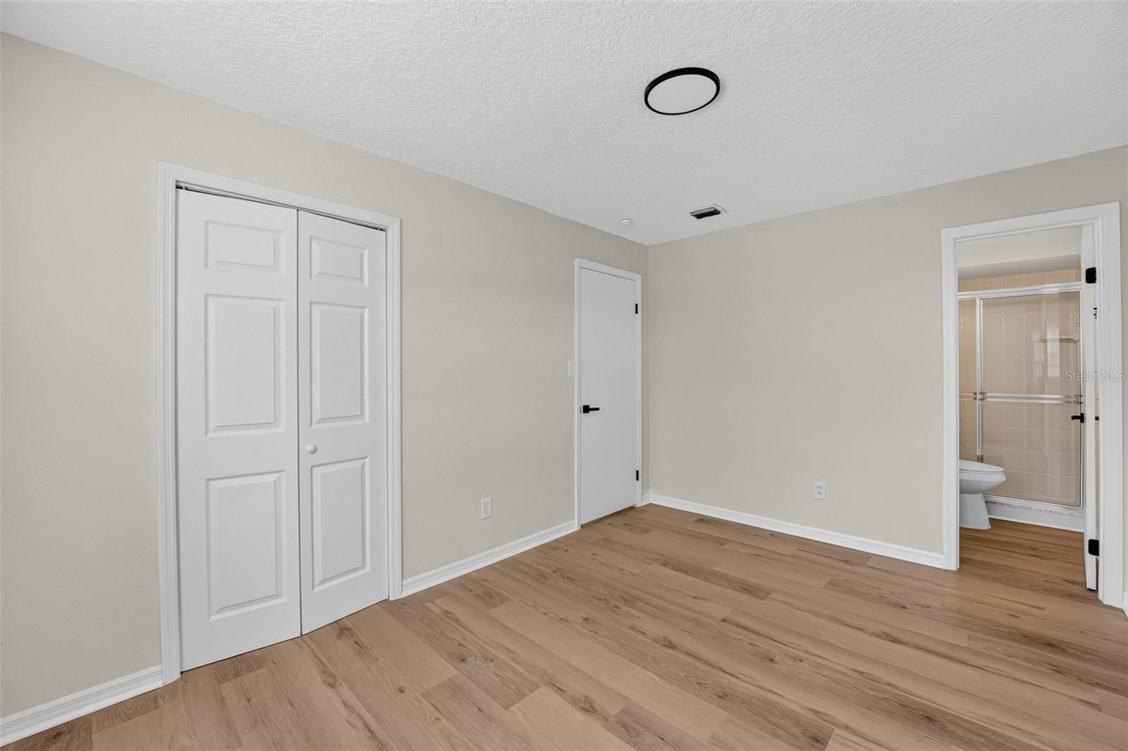 10810 Genevieve St Property Photo 13