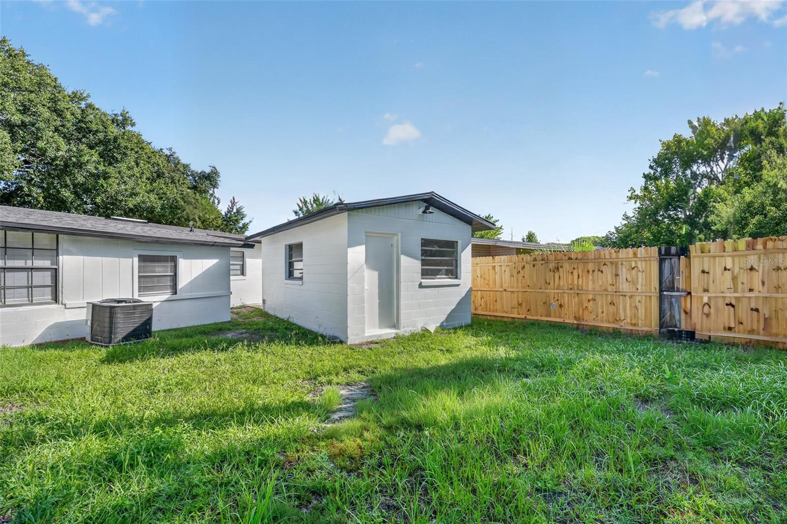 10810 Genevieve St Property Photo 21