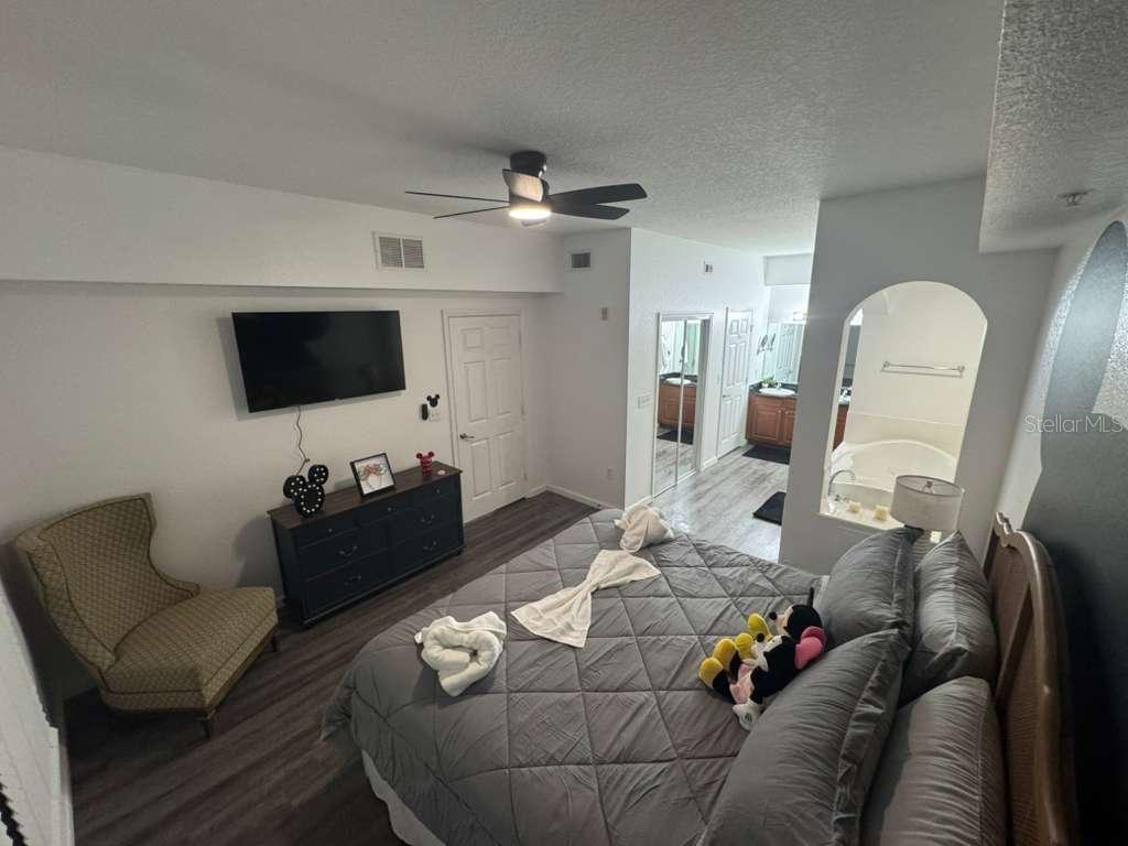 O6441721 Property Photo 6