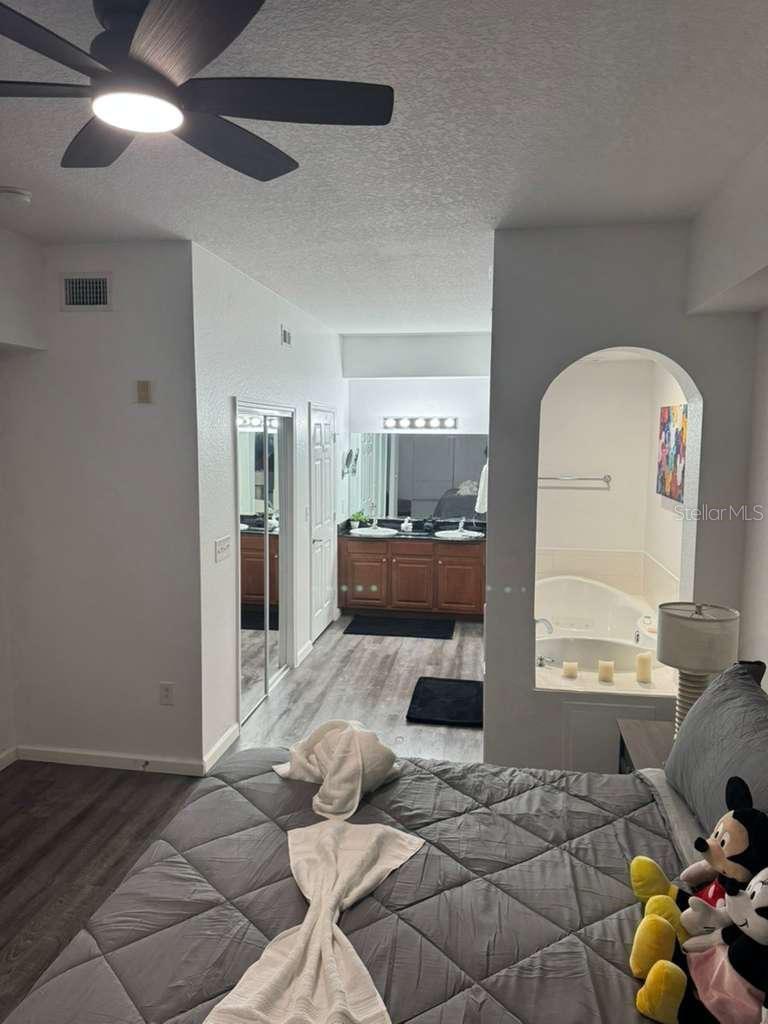 O6441721 Property Photo 17