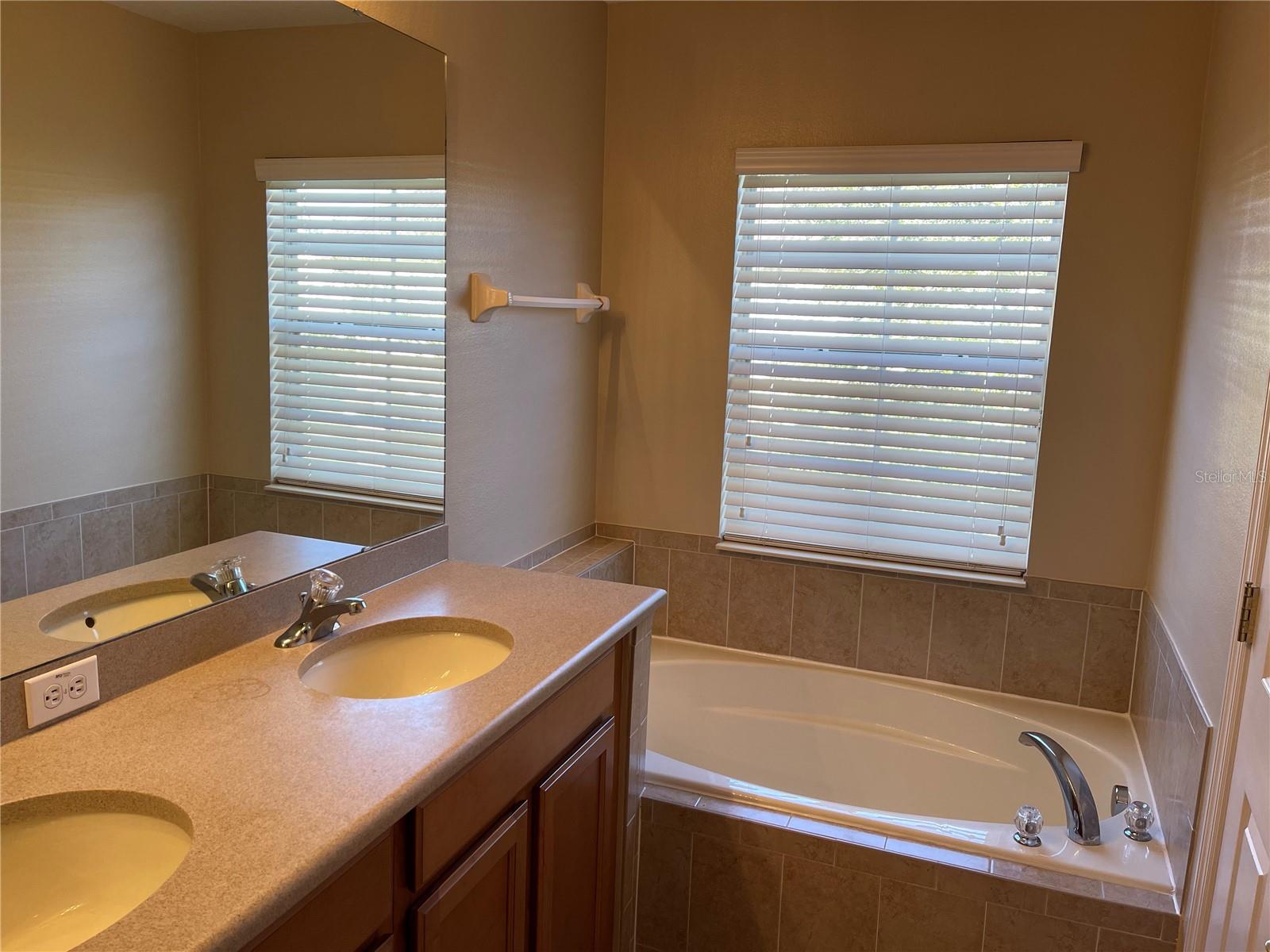 5114 Fiorella Ln Property Photo 13