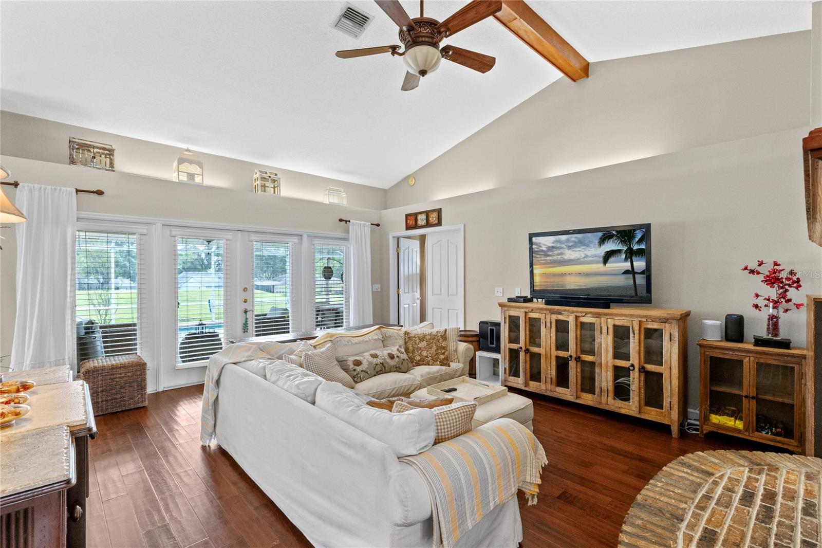 15052 Green Valley Blvd Property Photo 8