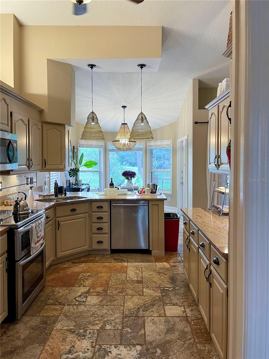 15052 Green Valley Blvd Property Photo 10