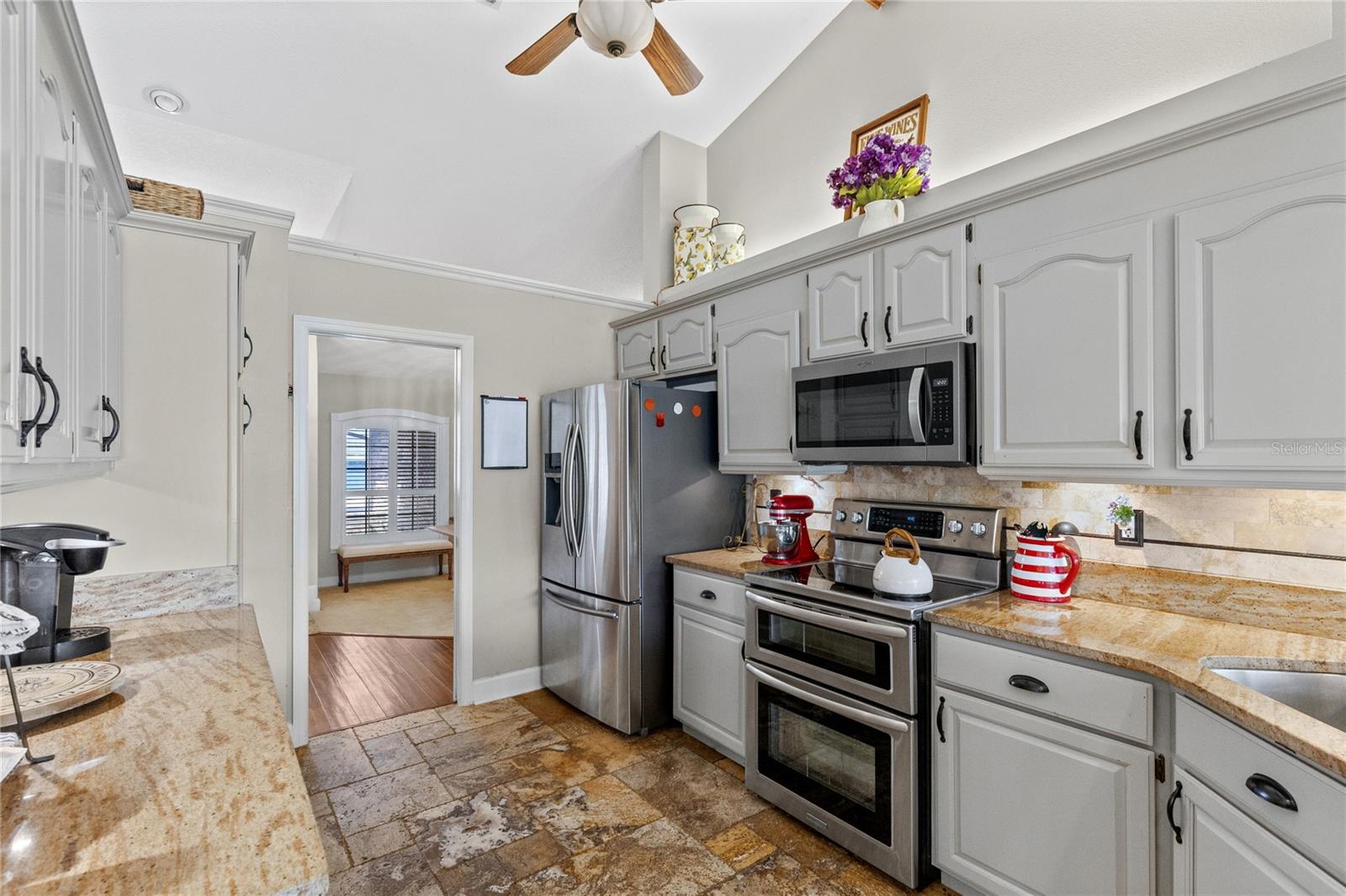 15052 Green Valley Blvd Property Photo 12