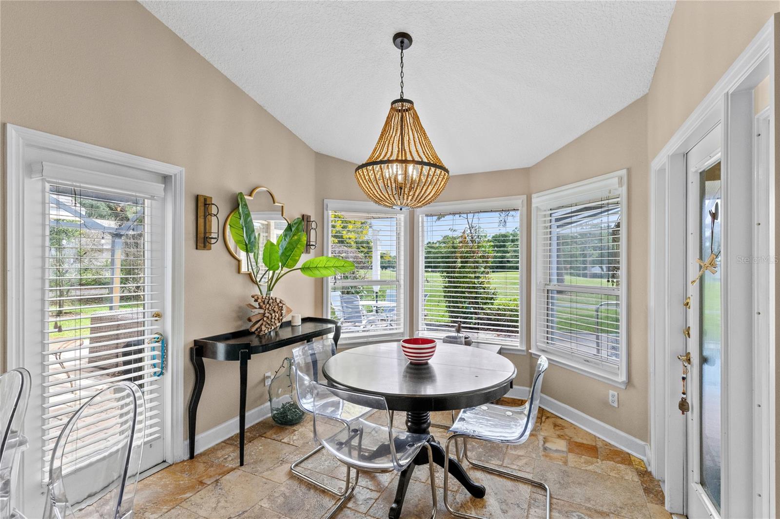 15052 Green Valley Blvd Property Photo 14
