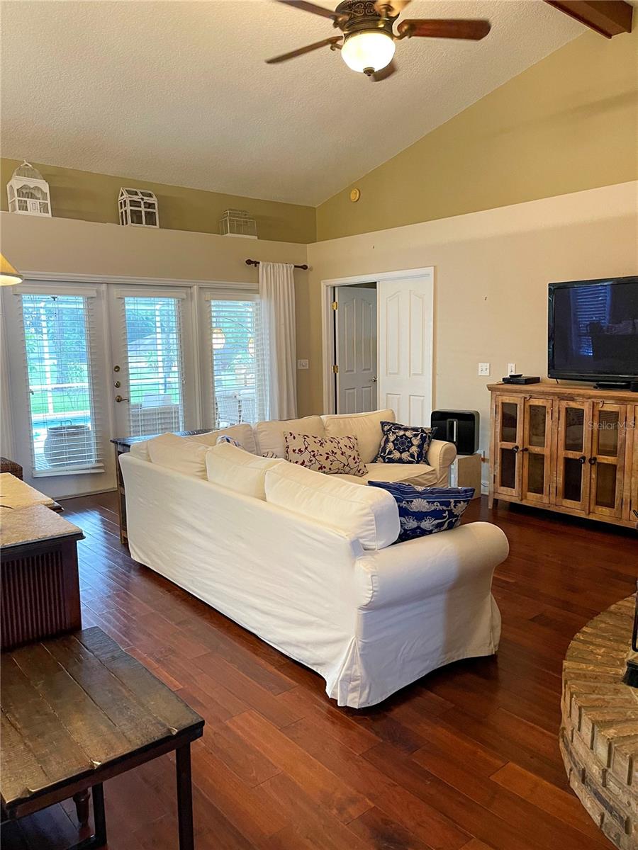 15052 Green Valley Blvd Property Photo 15
