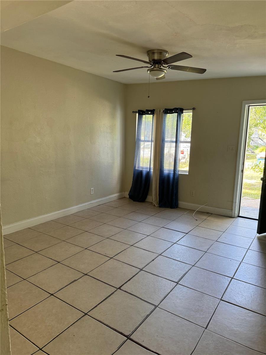 525 Sunset Dr Property Photo 2