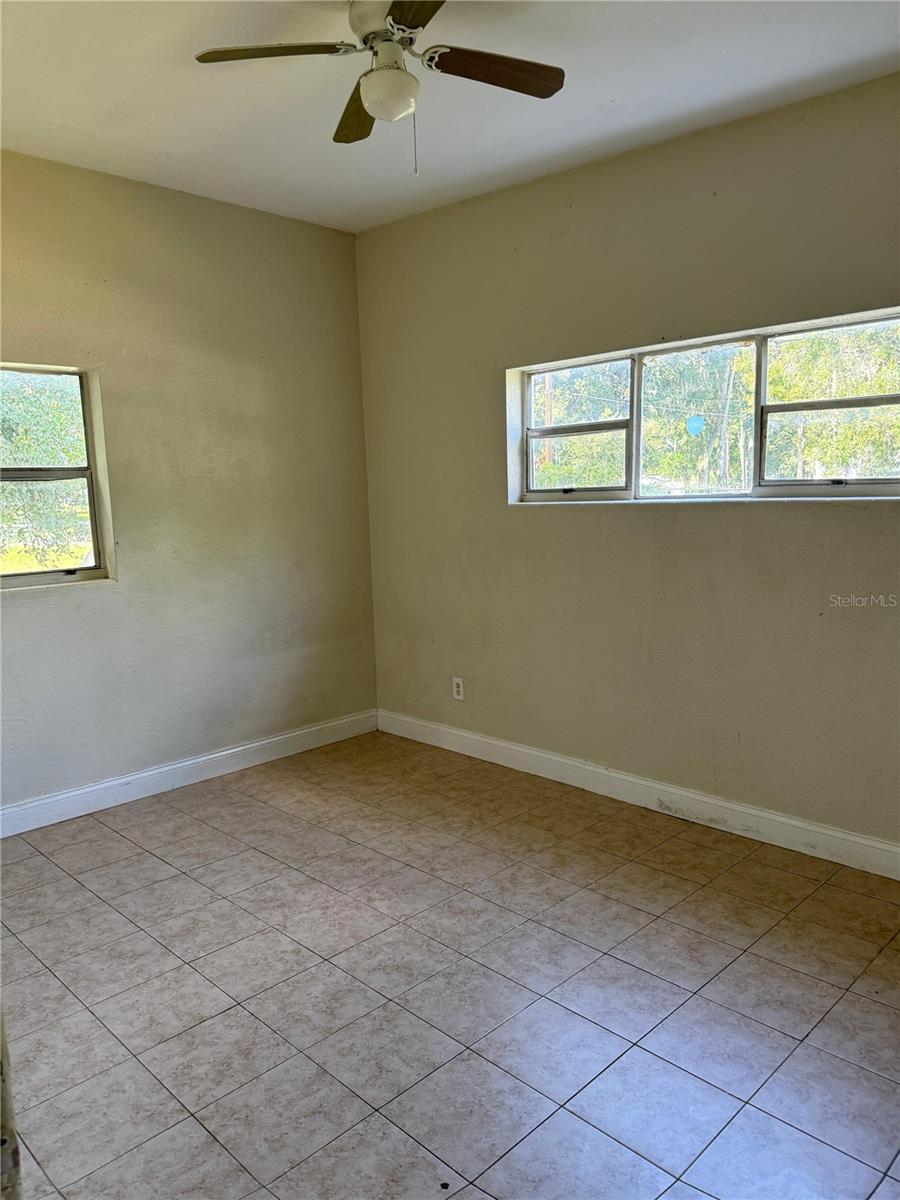 525 Sunset Dr Property Photo 6